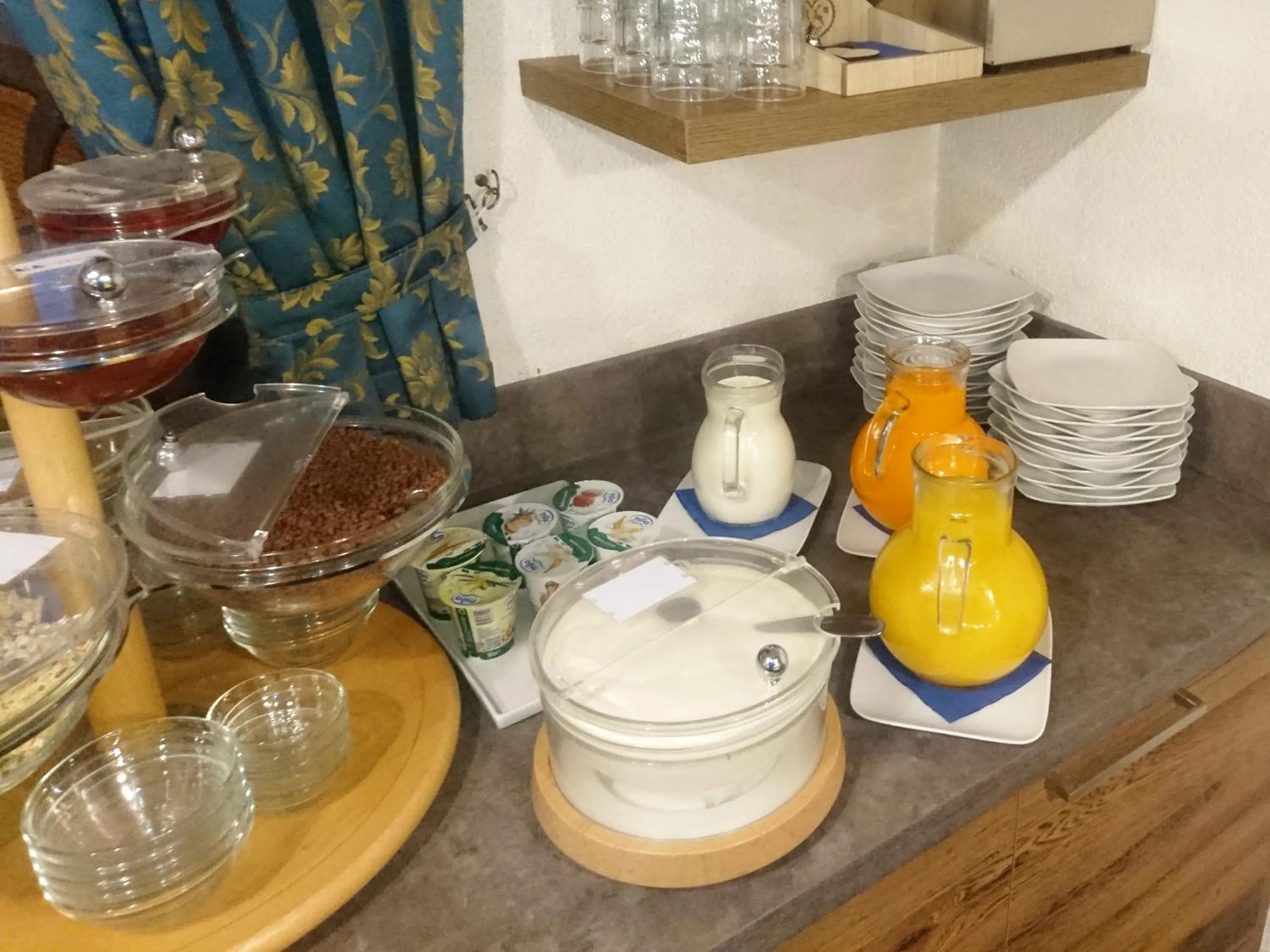 Food and drinks in Hotel Nès Crépes