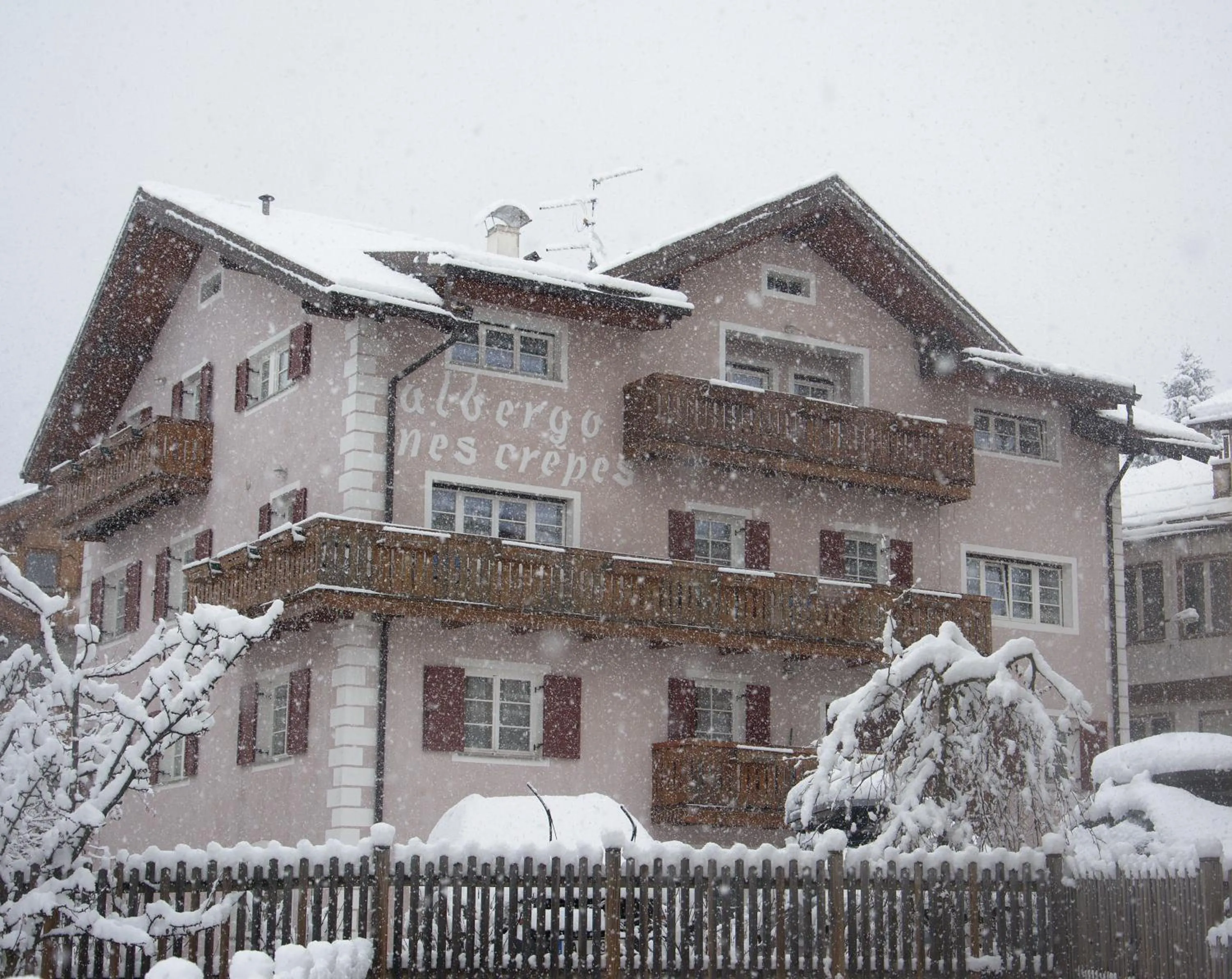 Facade/entrance in Hotel Nès Crépes