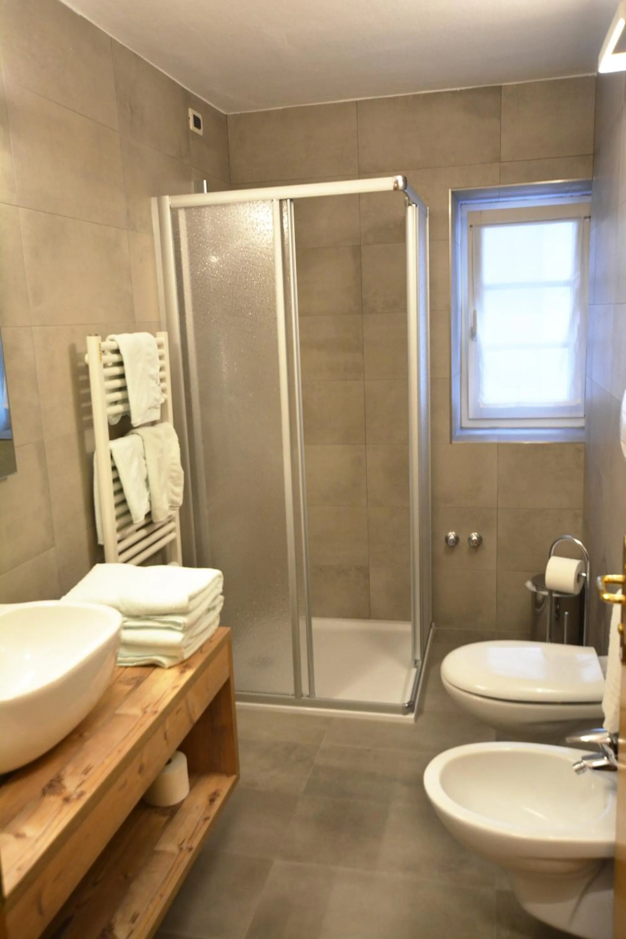 Shower in Hotel Nès Crépes