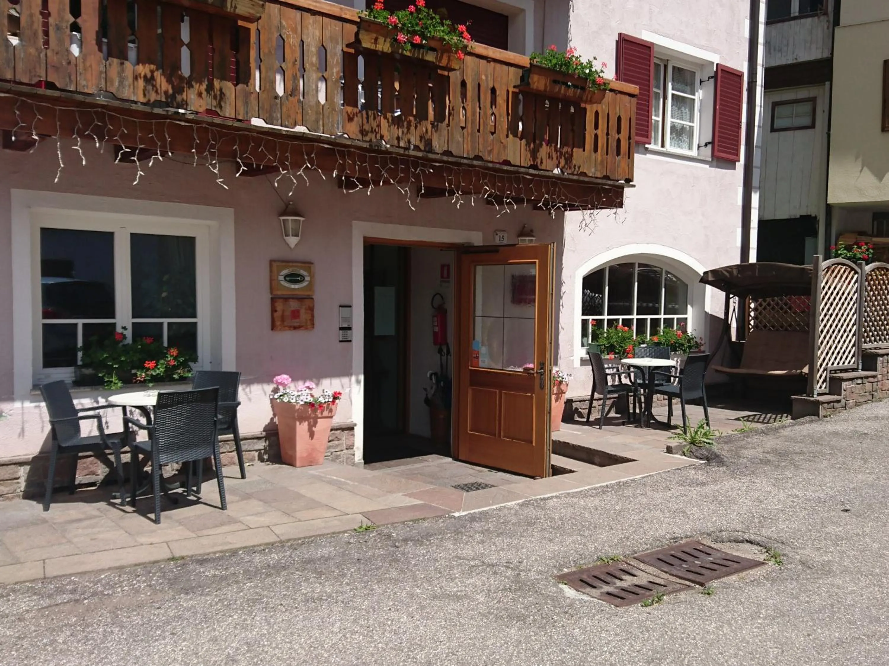 Facade/entrance in Hotel Nès Crépes