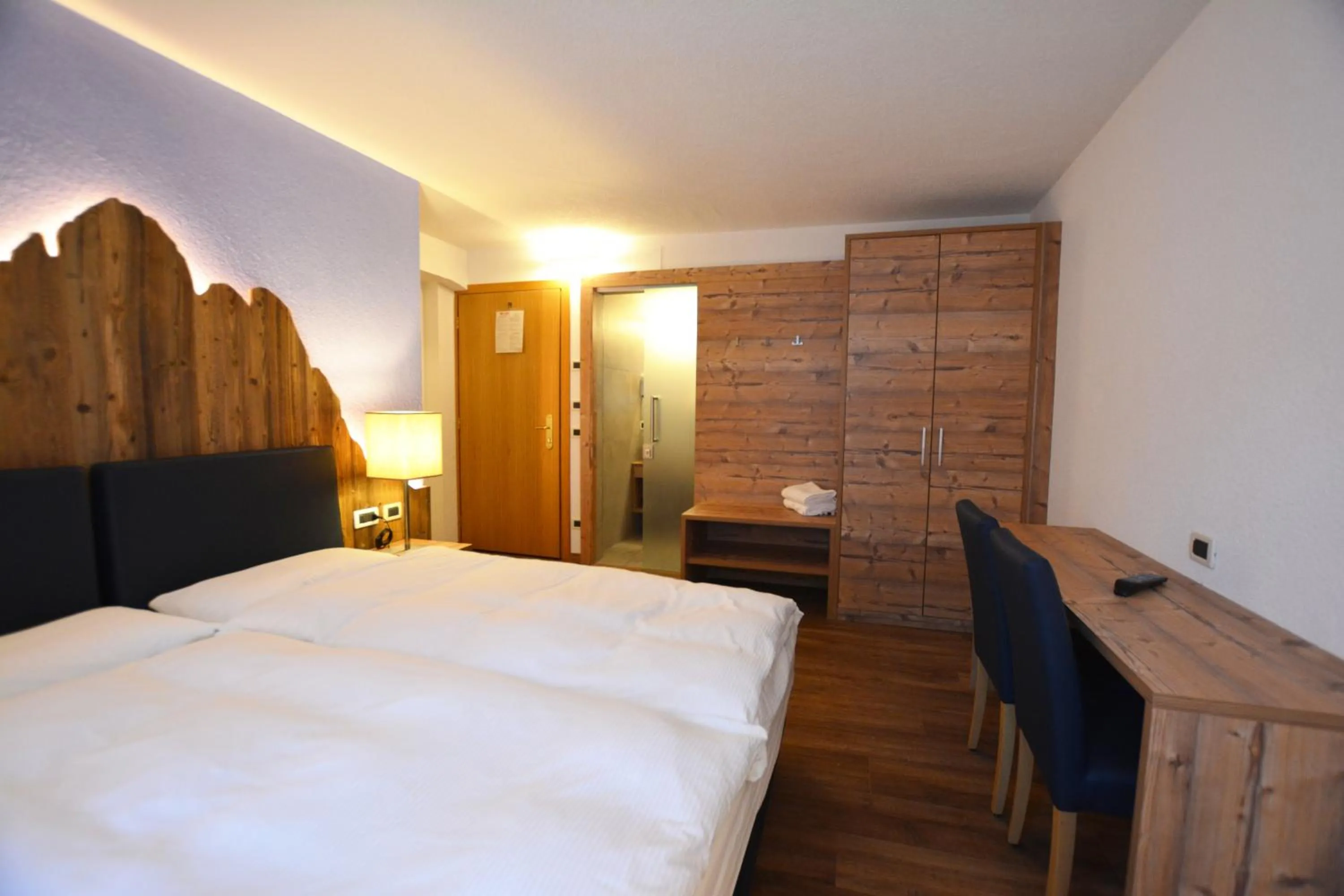 Photo of the whole room, Bed in Hotel Nès Crépes