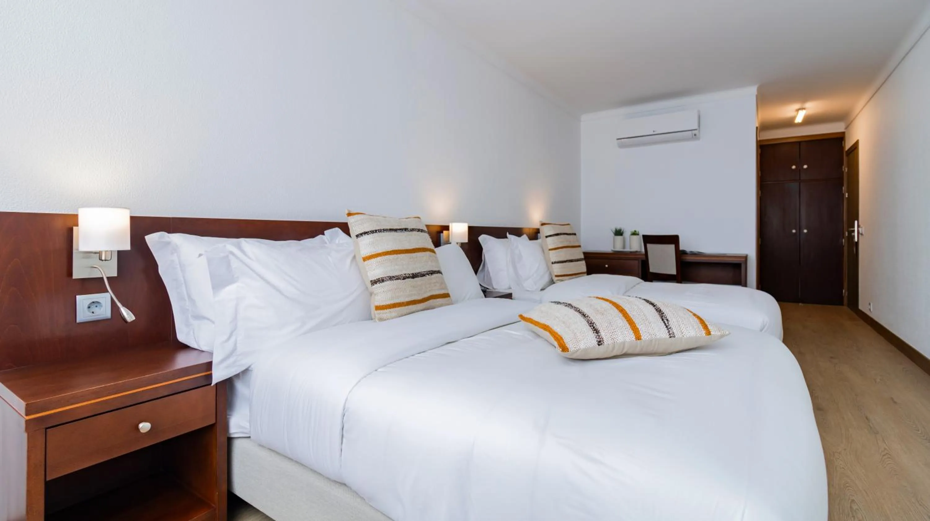 Bed in Albergaria Quim Barreiros