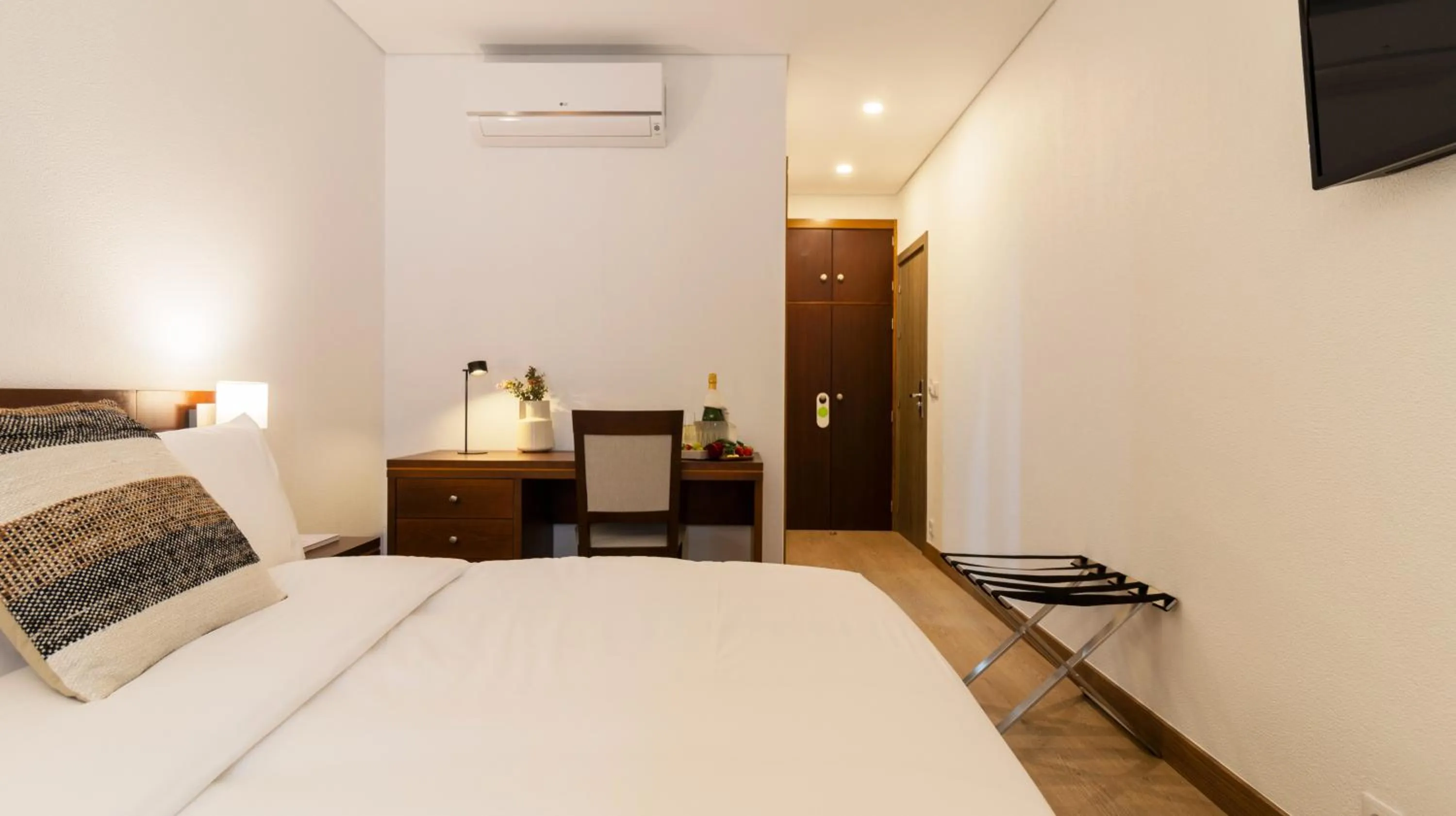 Bed in Albergaria Quim Barreiros