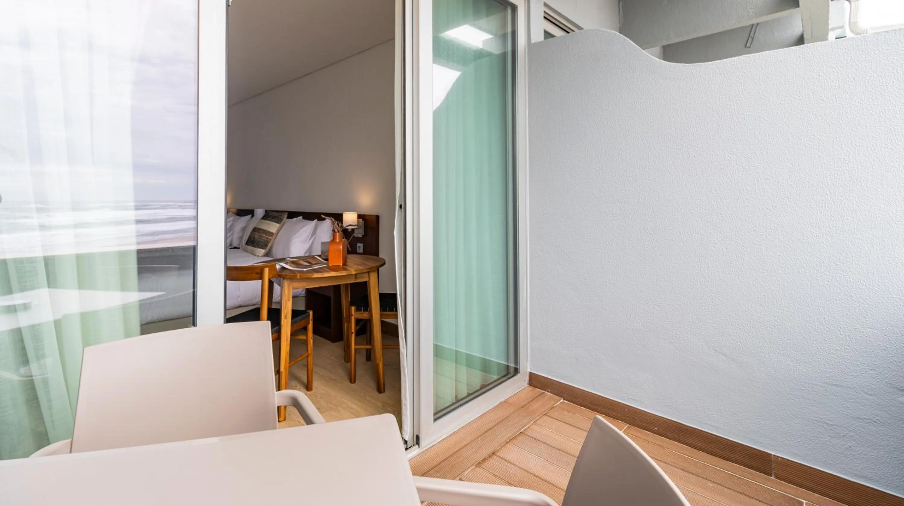 hair dresser in Albergaria Quim Barreiros