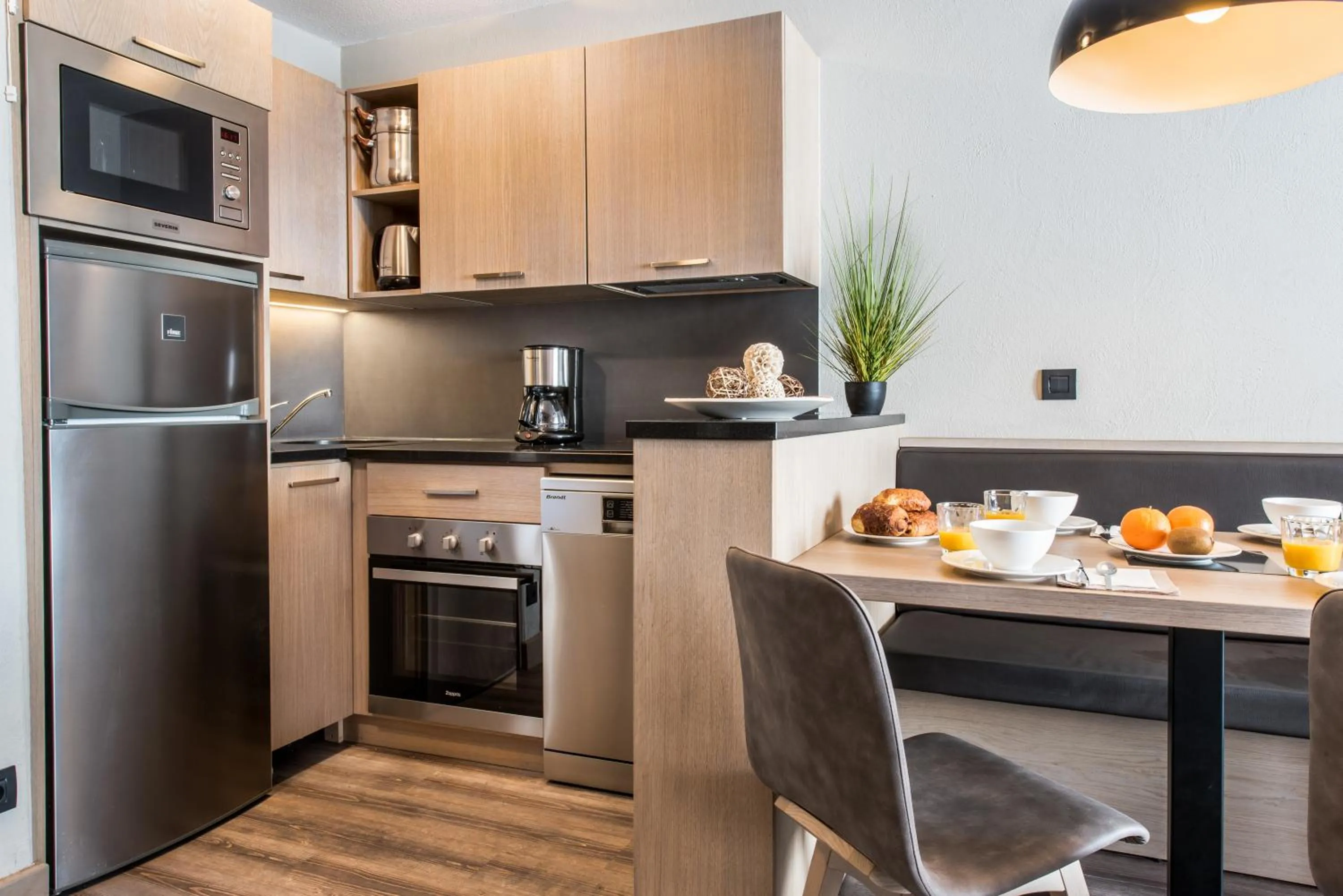 Kitchen or kitchenette in Résidences Village Montana by Village Montana