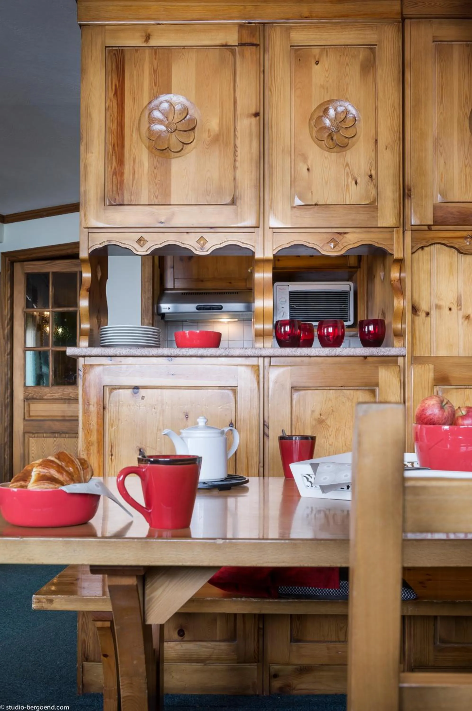 Dining area in Résidences Village Montana by Village Montana