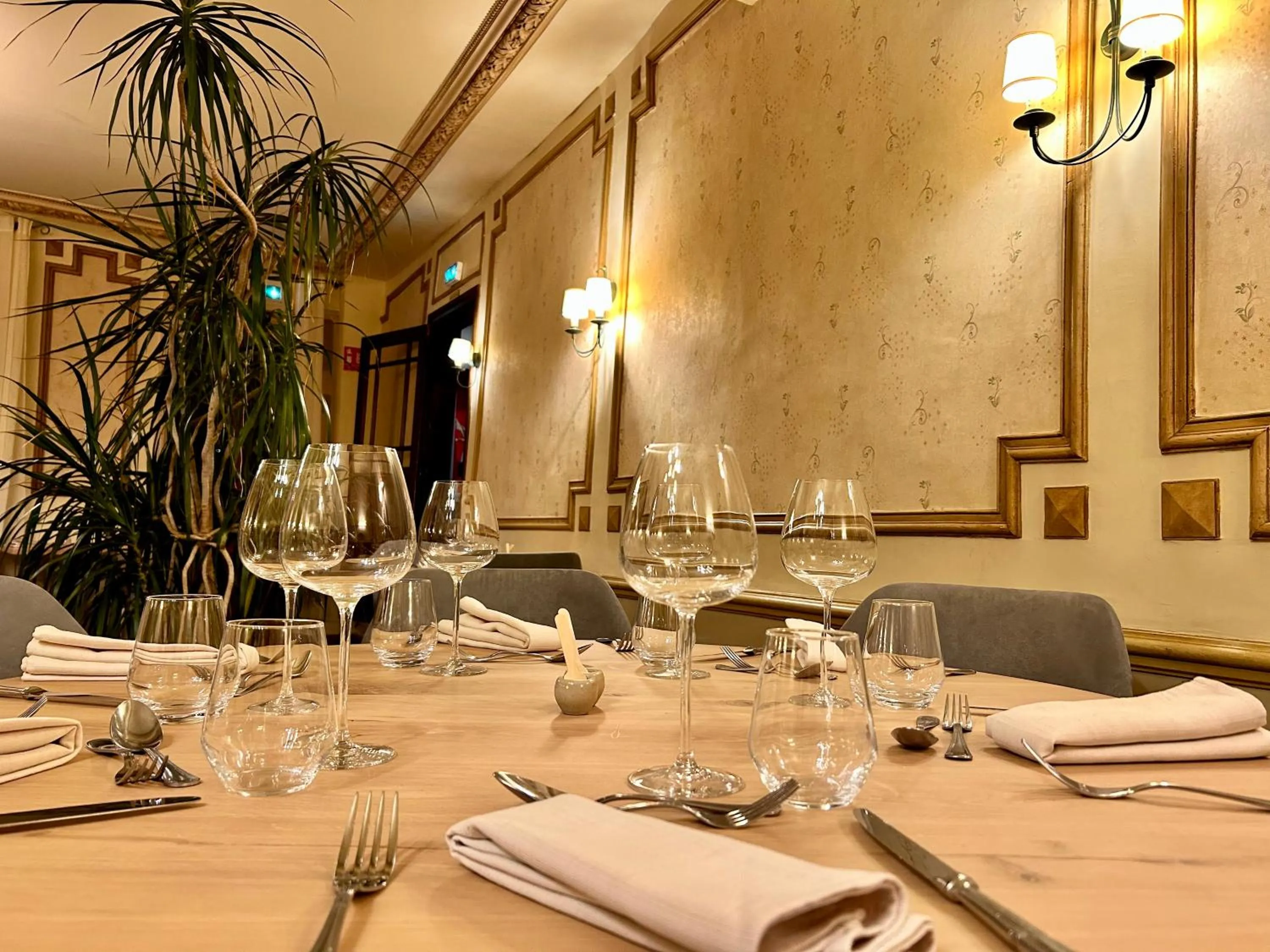 Restaurant/places to eat in Logis Hôtel Teyssier