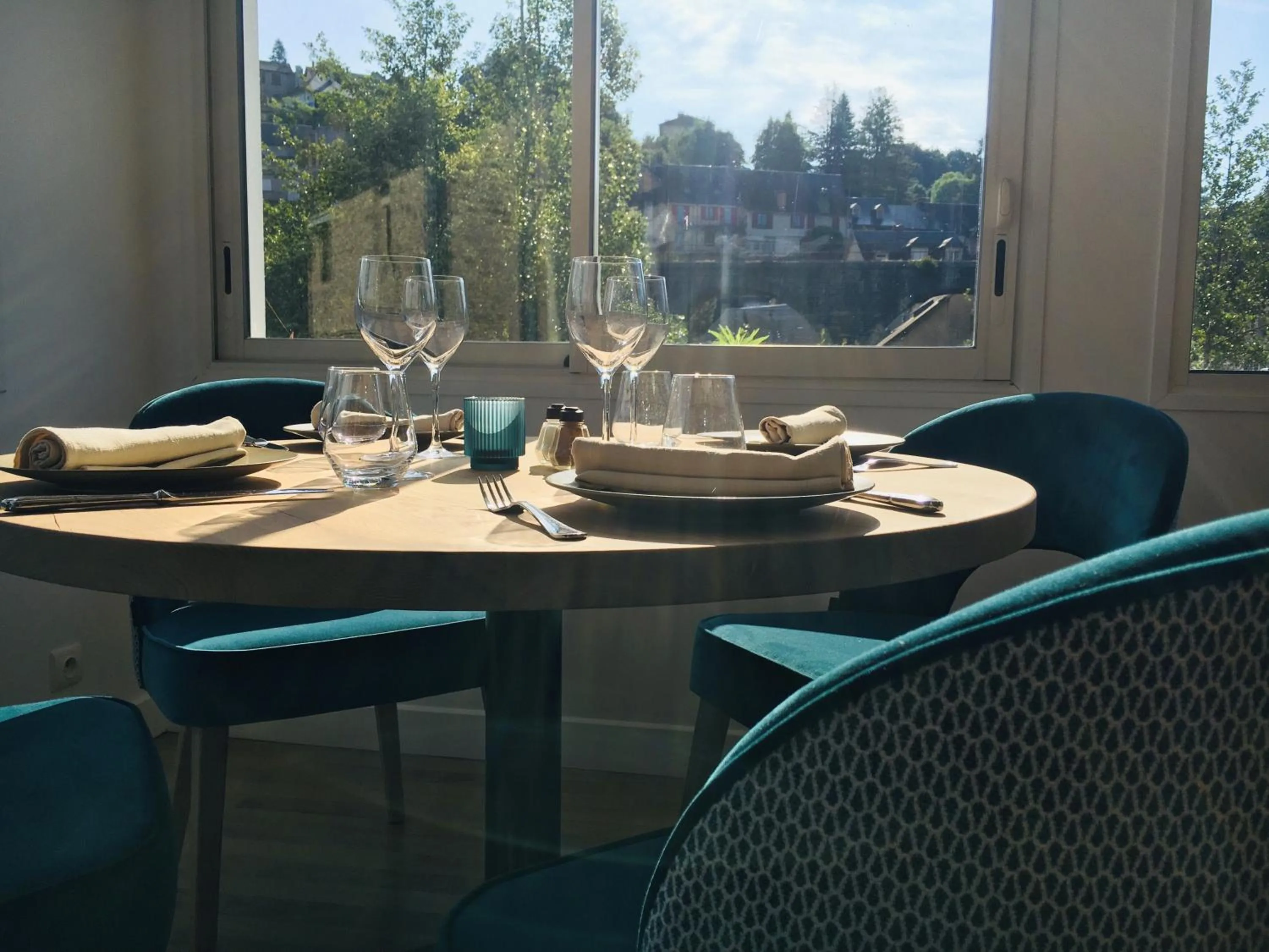 Restaurant/places to eat in Logis Hôtel Teyssier