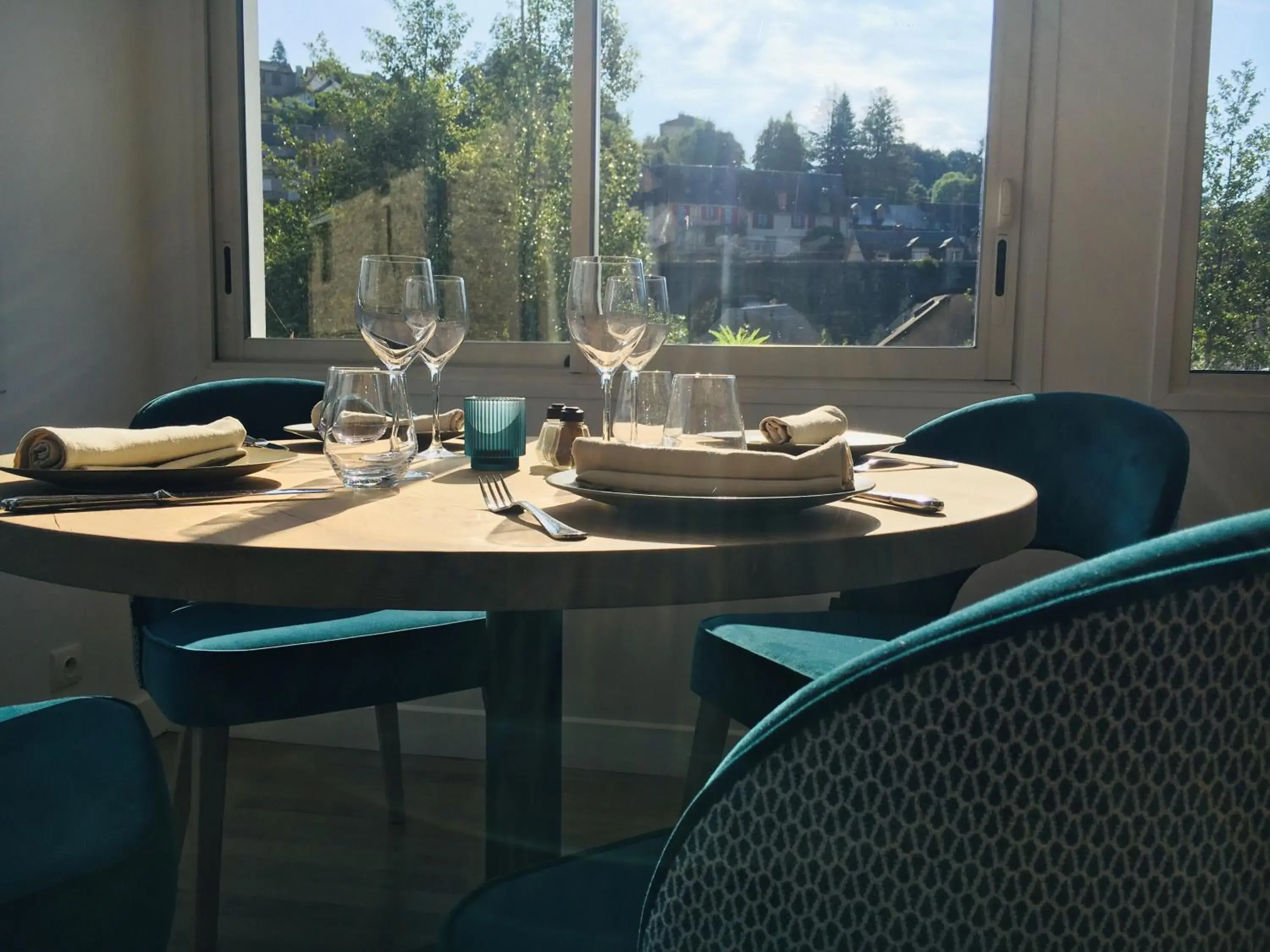 Restaurant/places to eat in Logis Hôtel Teyssier Restaurant/places to eat in Logis Hôtel Teyssier