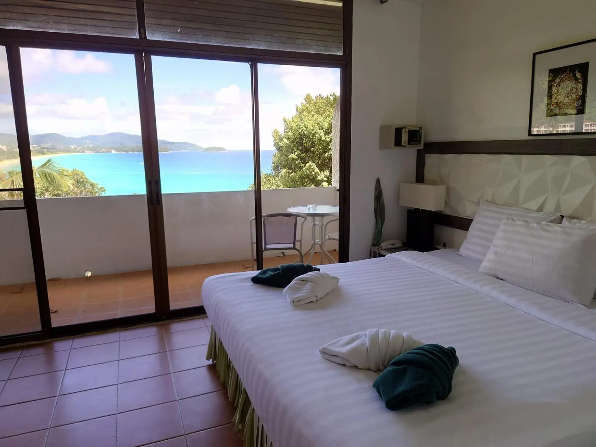 Property building, Bed in On The Hill Karon Resort Property building, Bed in On The Hill Karon Resort