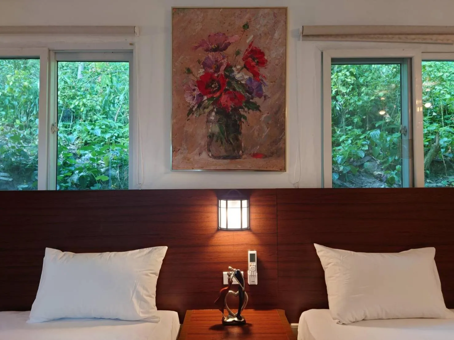 Bed in On The Hill Karon Resort