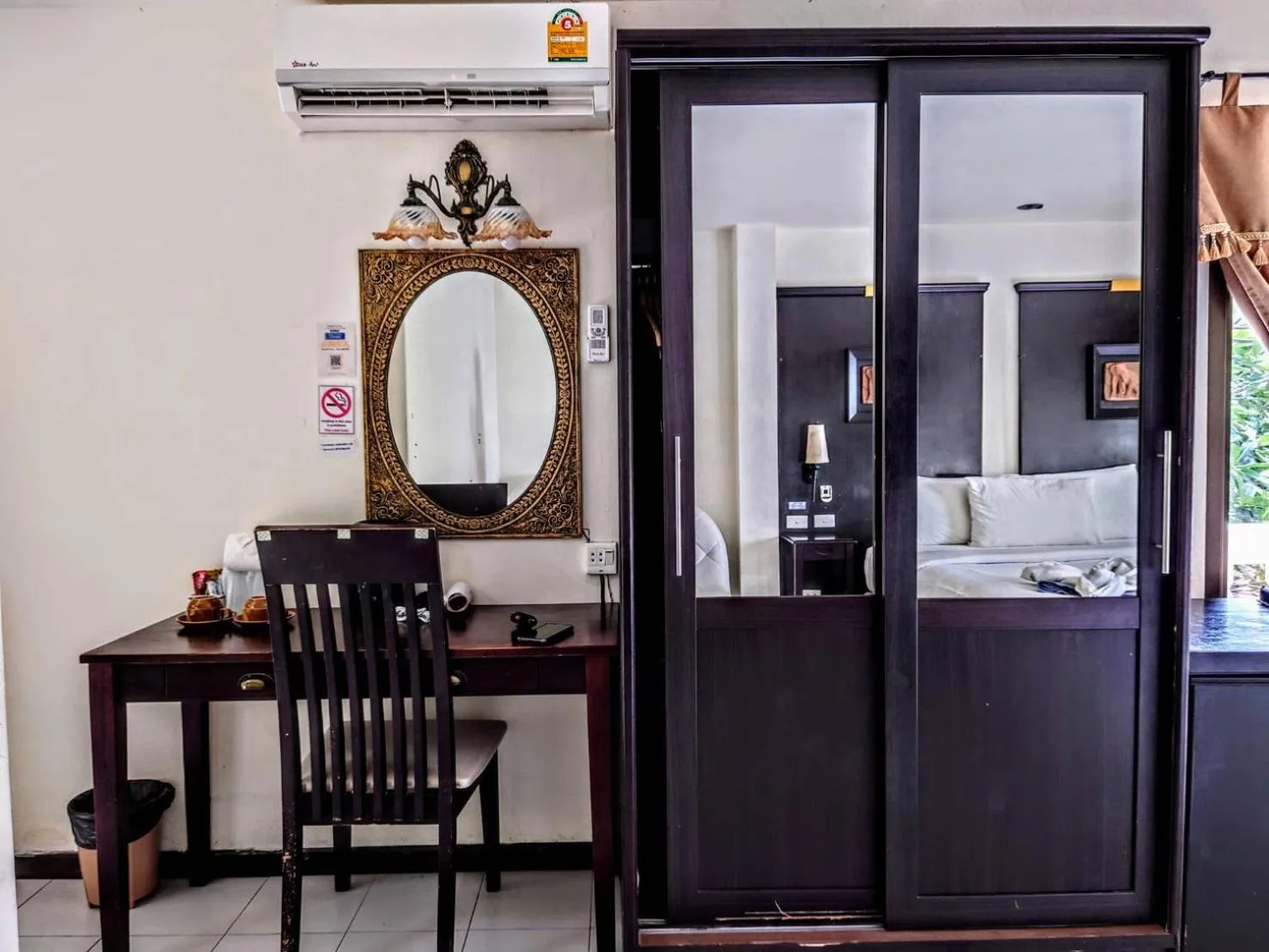 Area and facilities, Bed in On The Hill Karon Resort