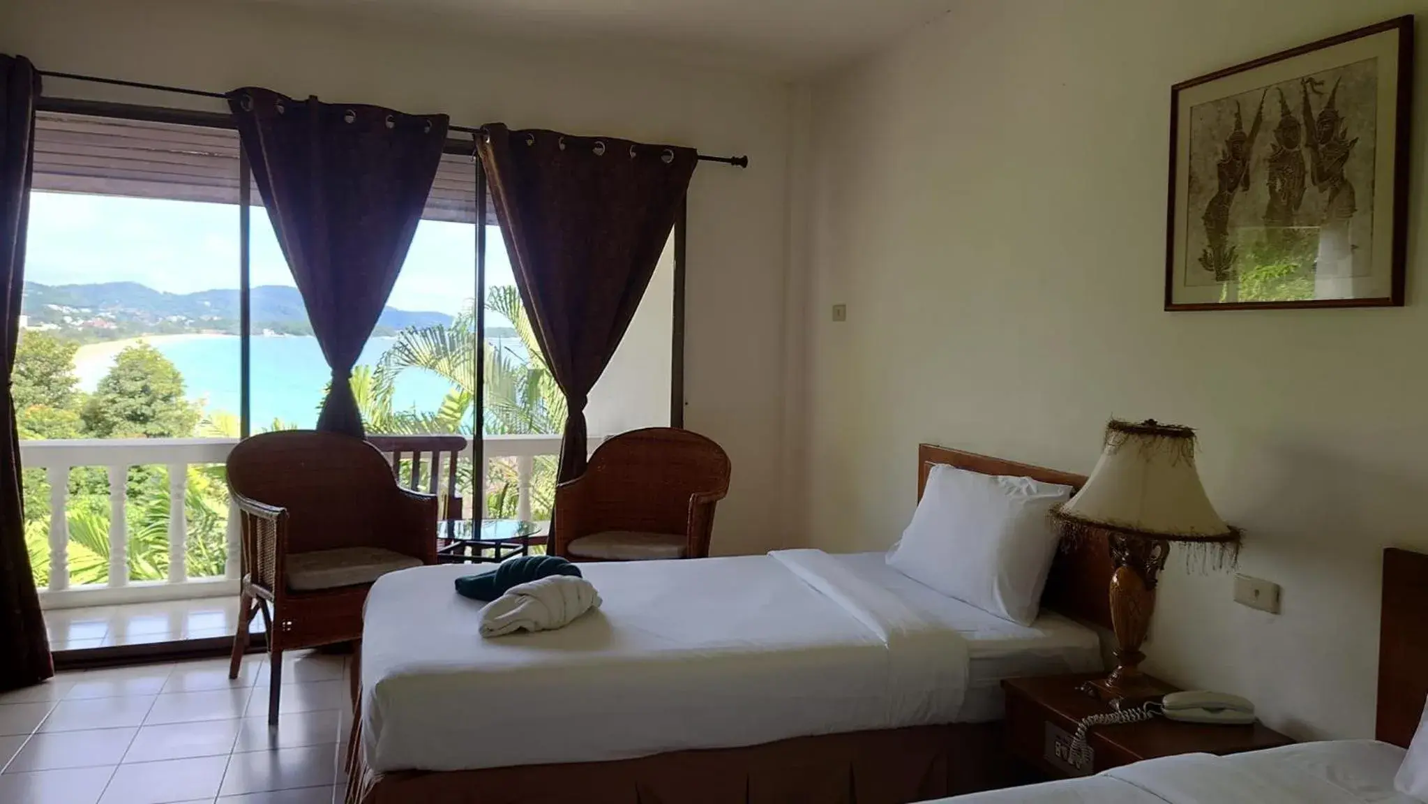 Property building, Bed in On The Hill Karon Resort Property building, Bed in On The Hill Karon Resort