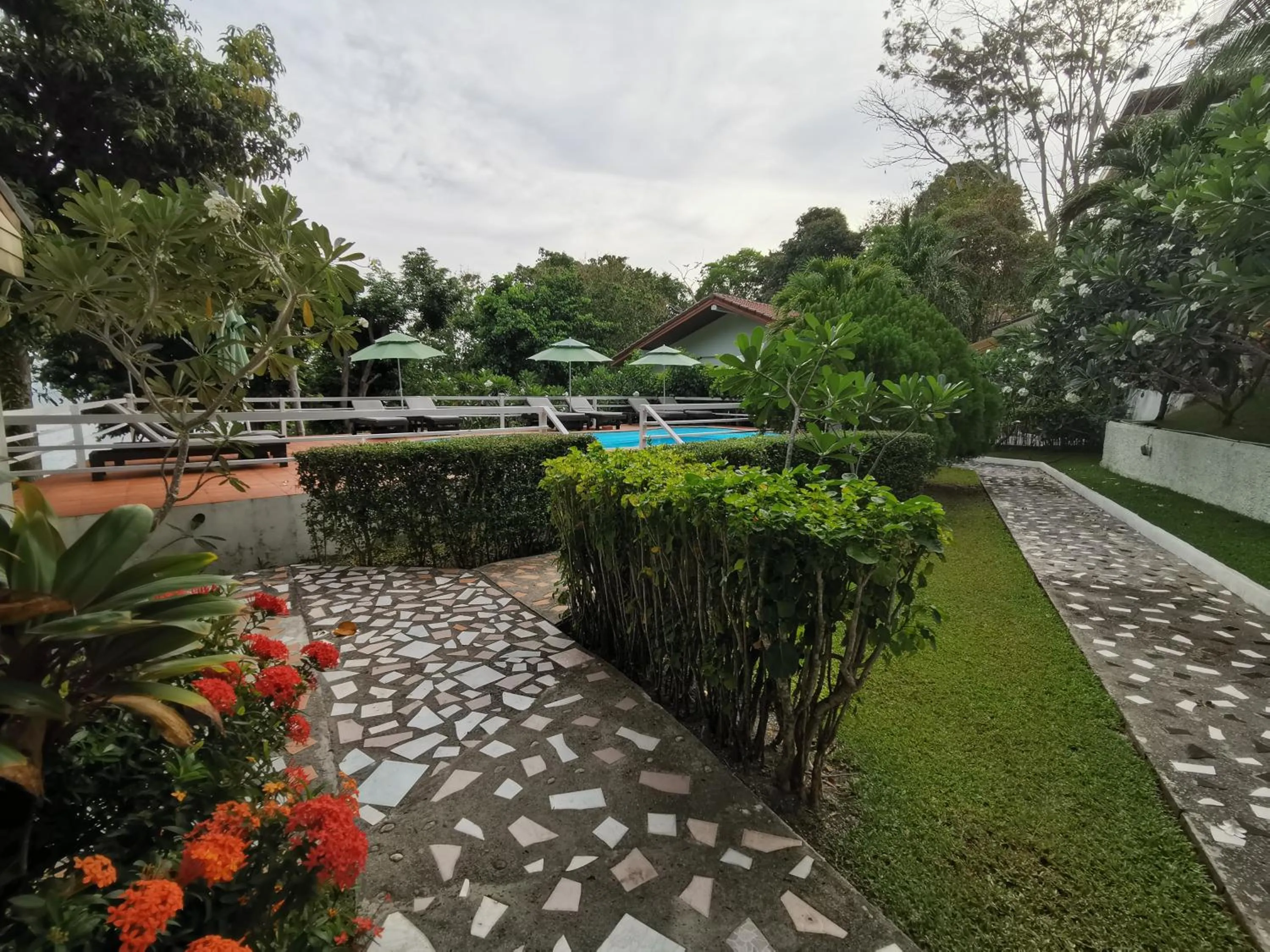 Garden in On The Hill Karon Resort