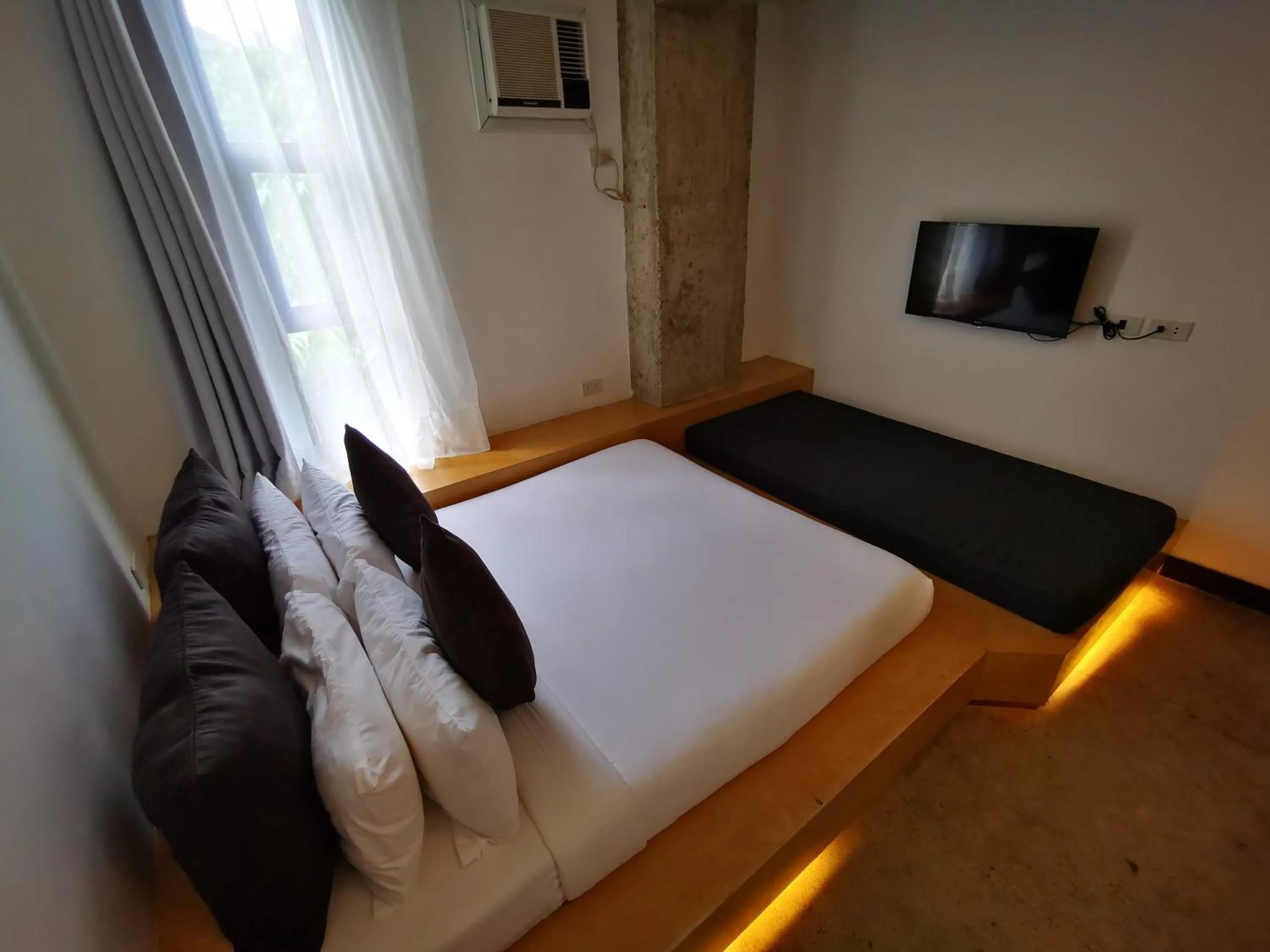 Photo of the whole room, Bed in Urban Boutique Hotel