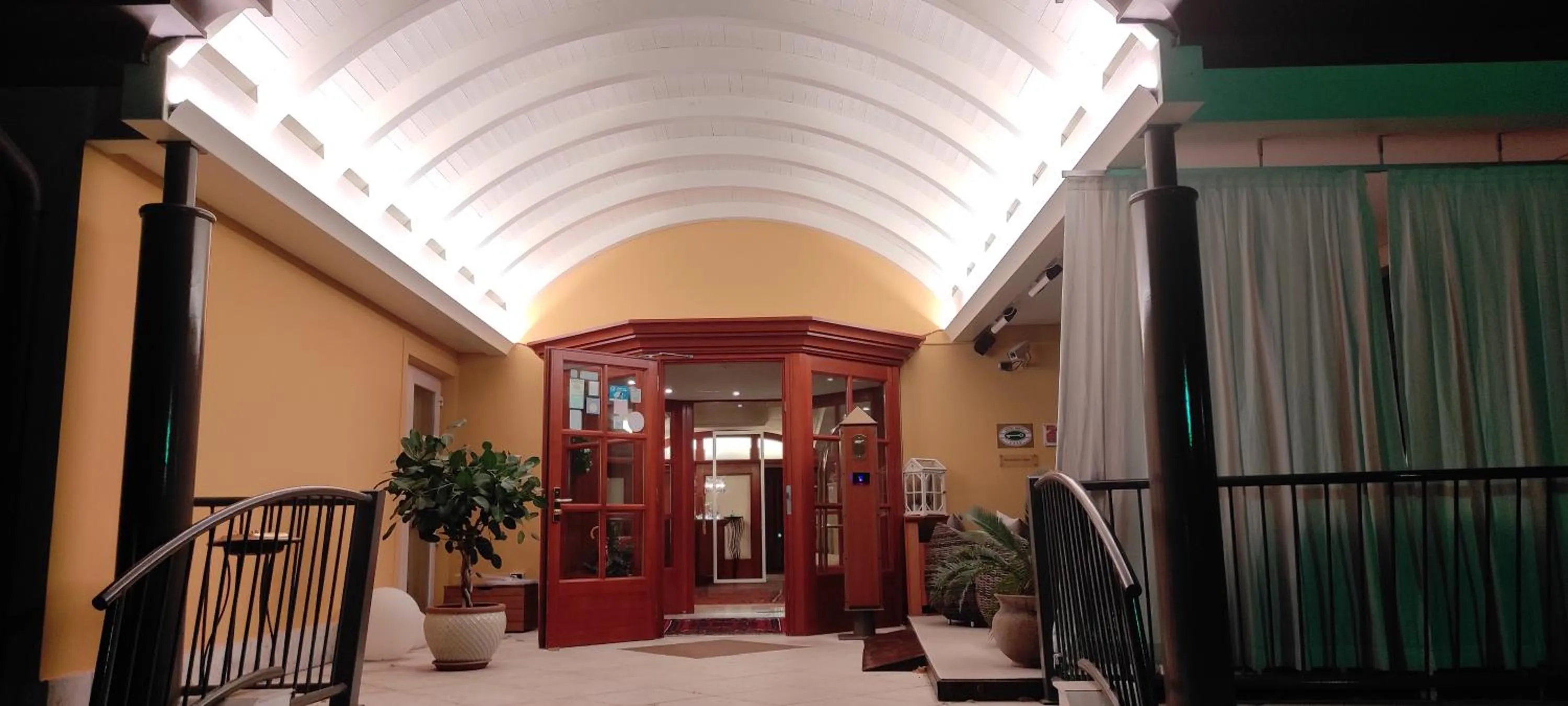 Facade/entrance in Hotel Lilla'