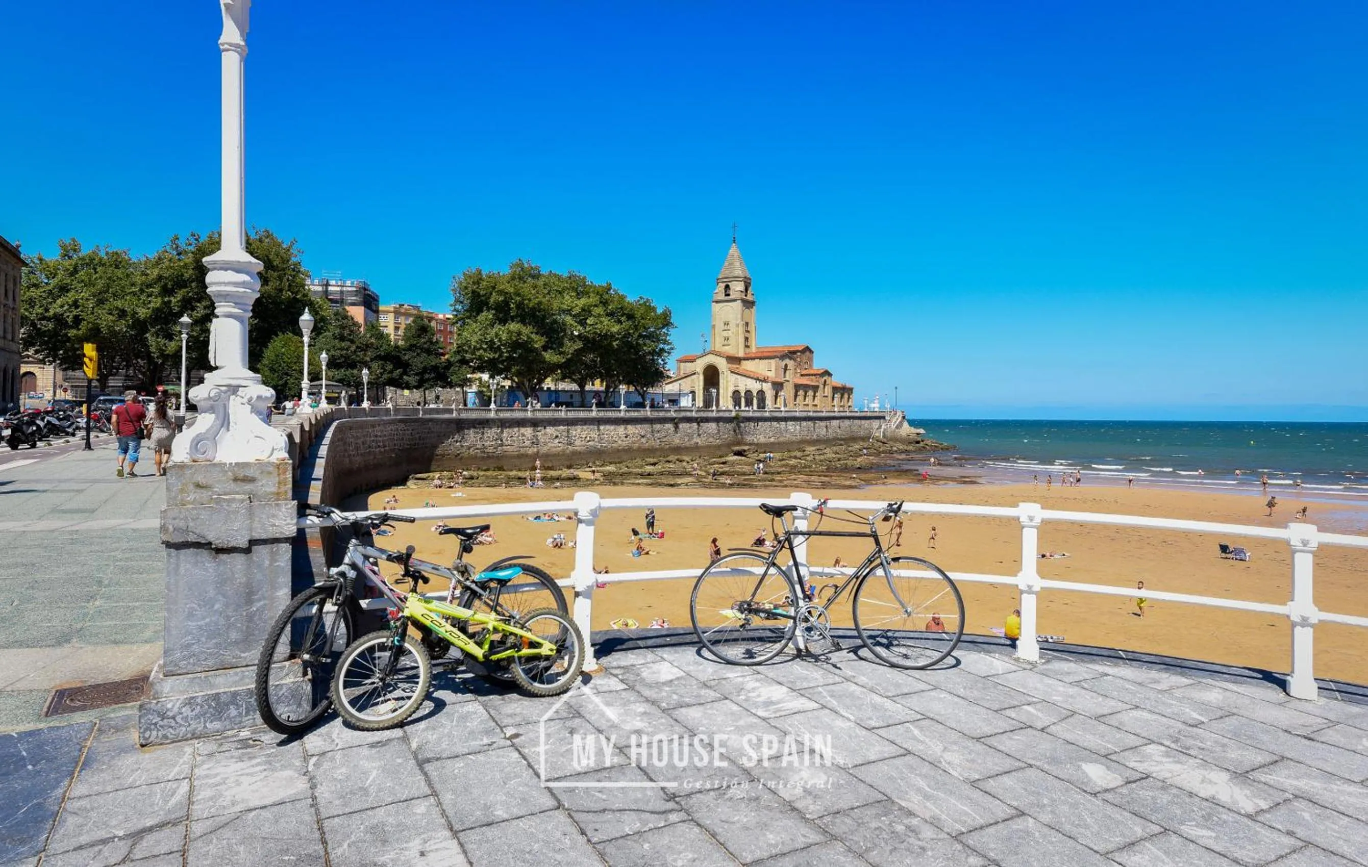 Beach in Hotel Playa Poniente