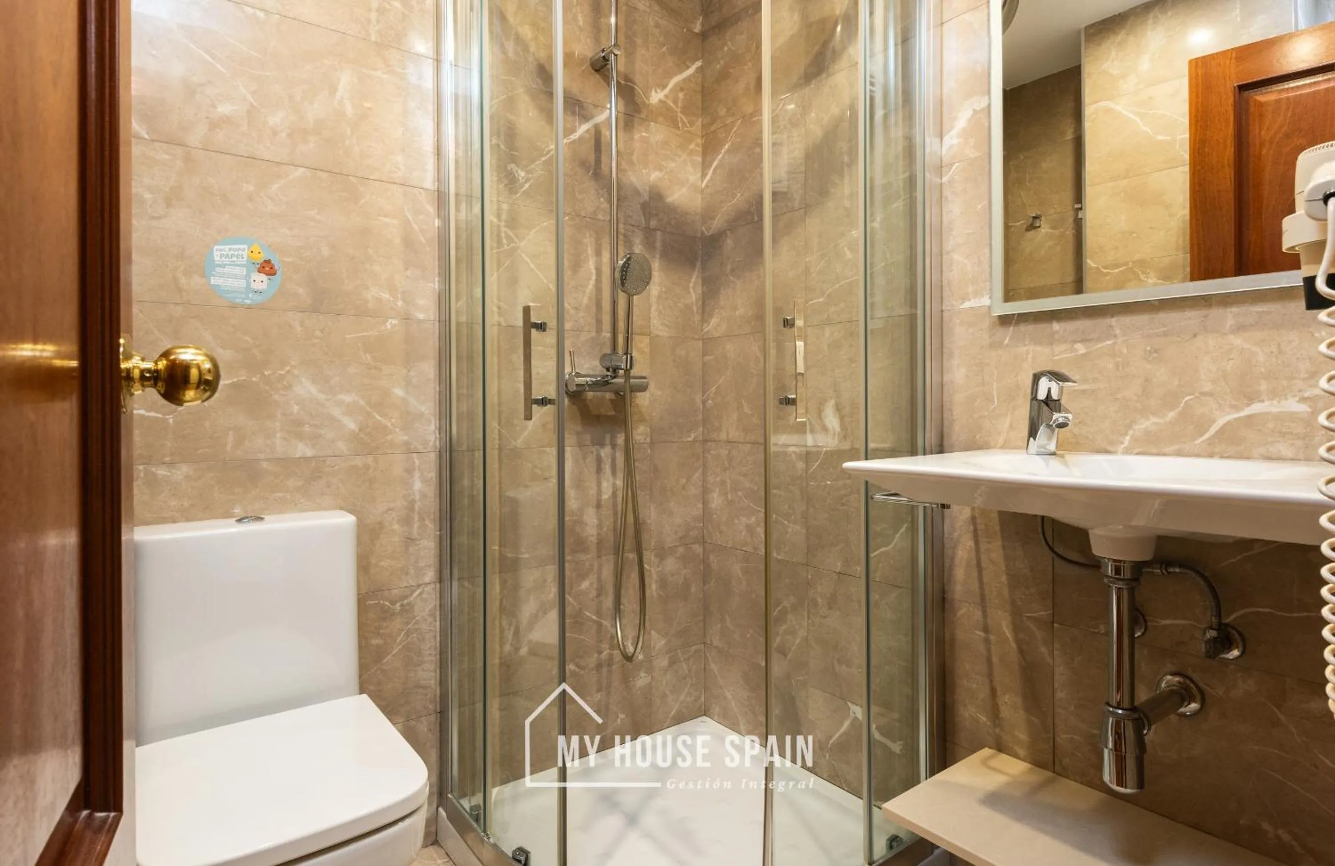 Bathroom in Hotel Playa Poniente