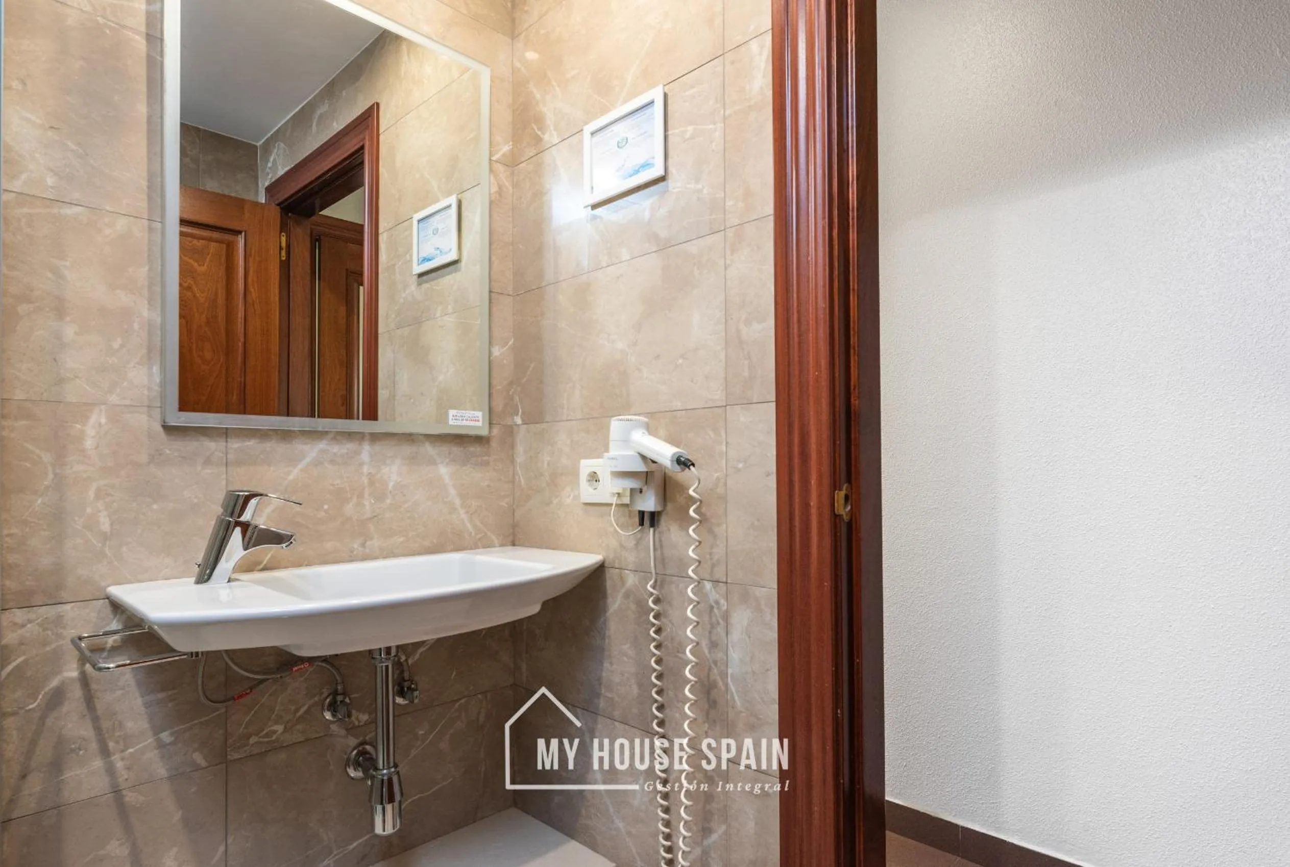 Bathroom in Hotel Playa Poniente