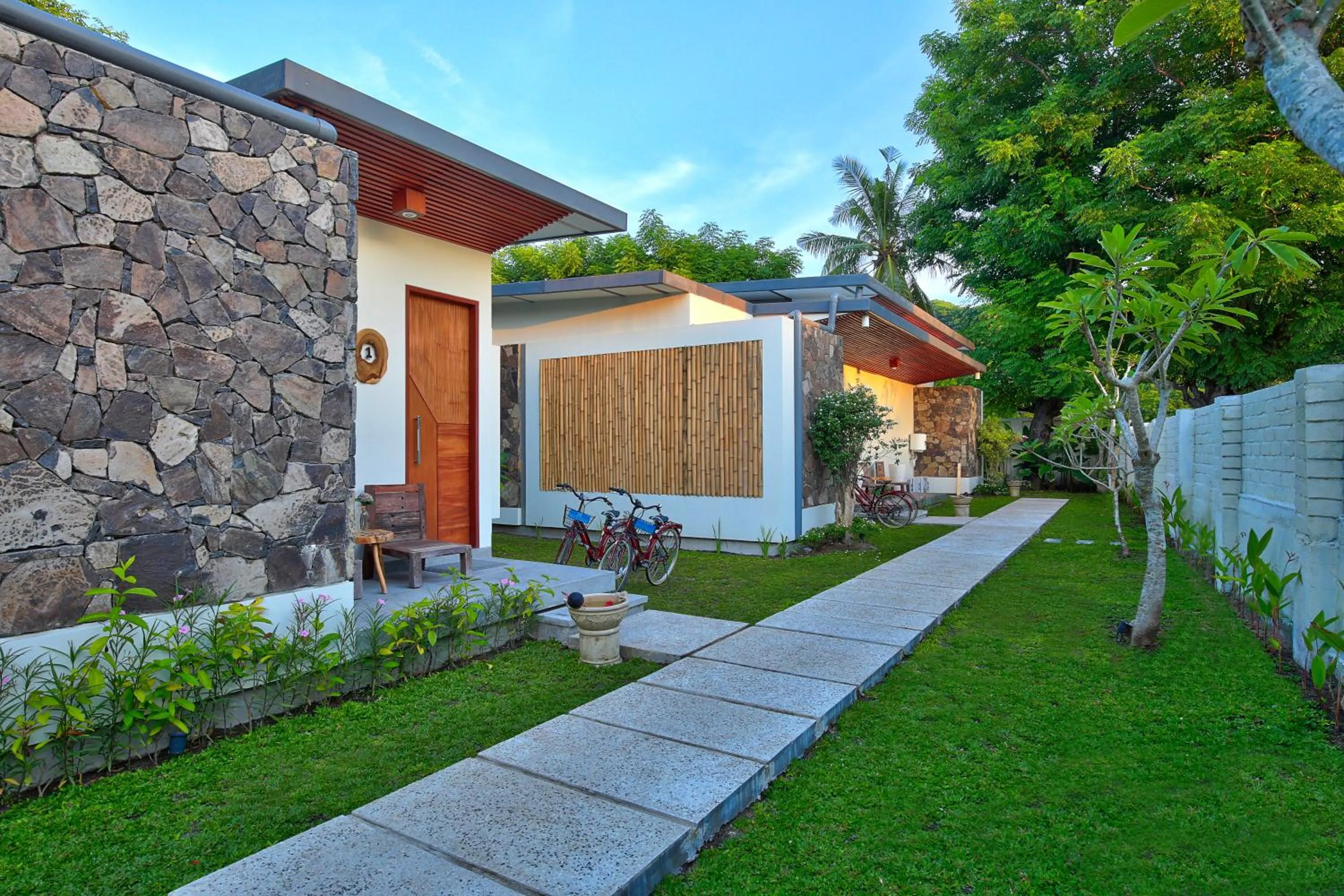 Property building in Ponte Villas