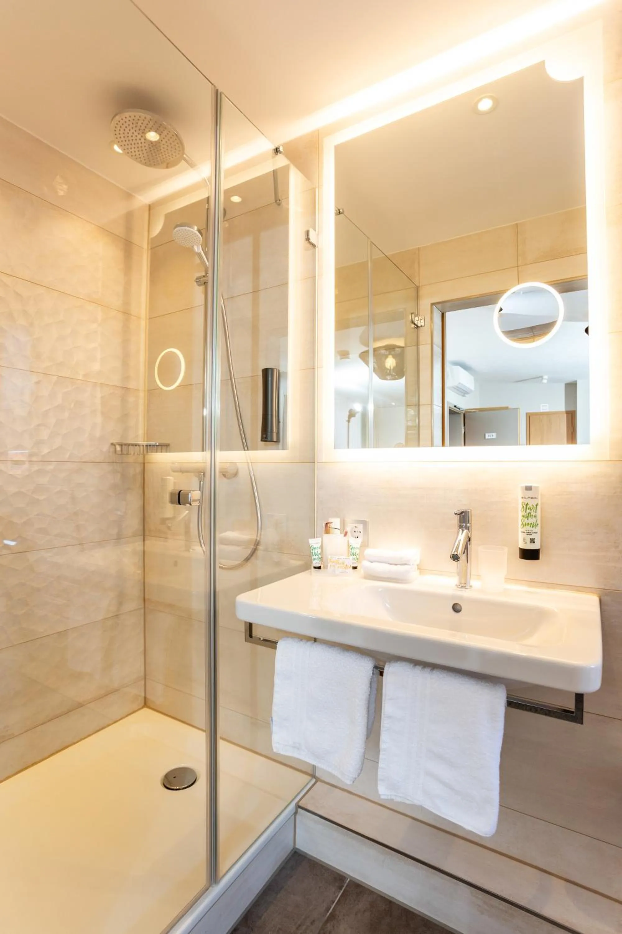 Shower in Hotel Boehler