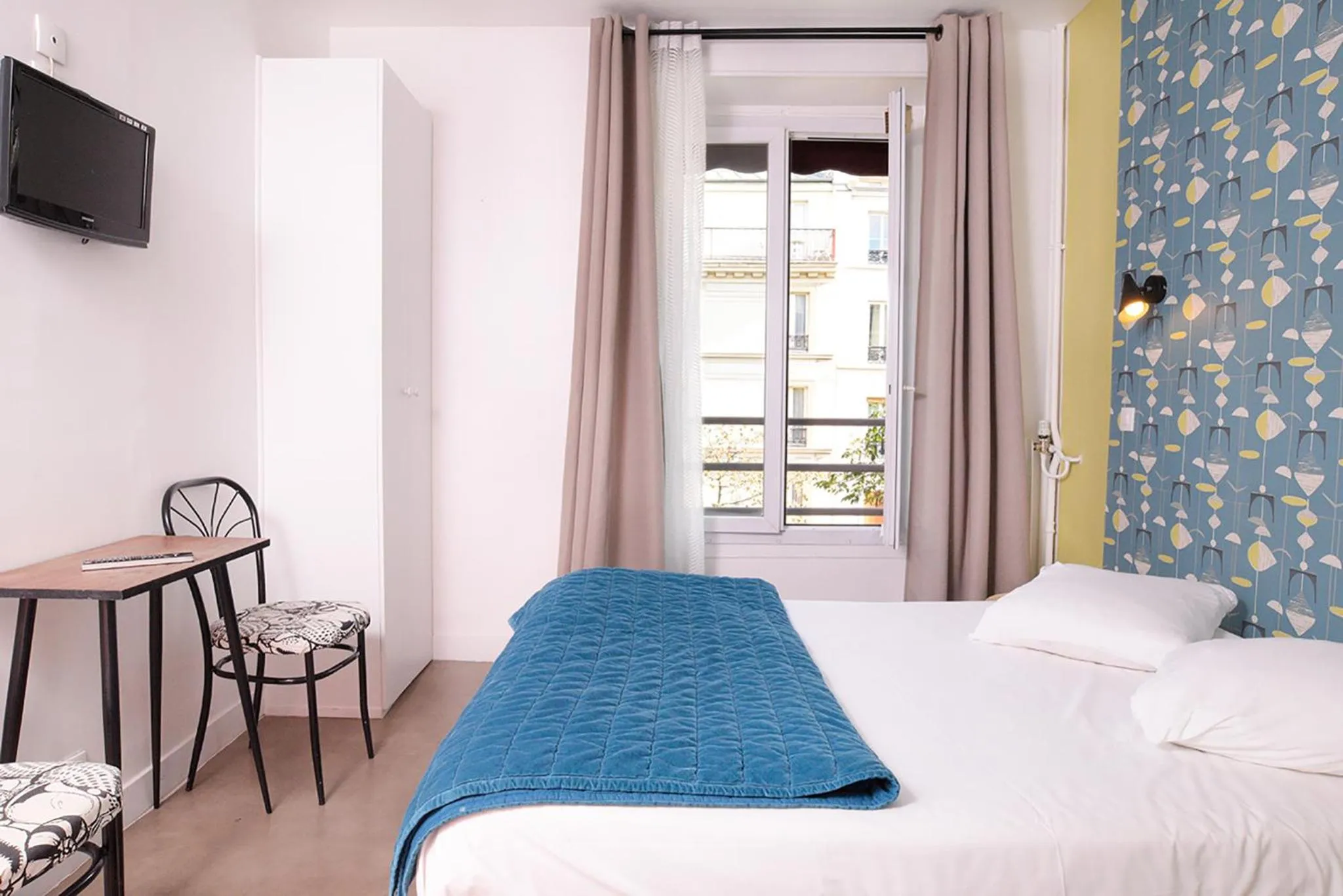 Bedroom, Bed in Zazie Hôtel