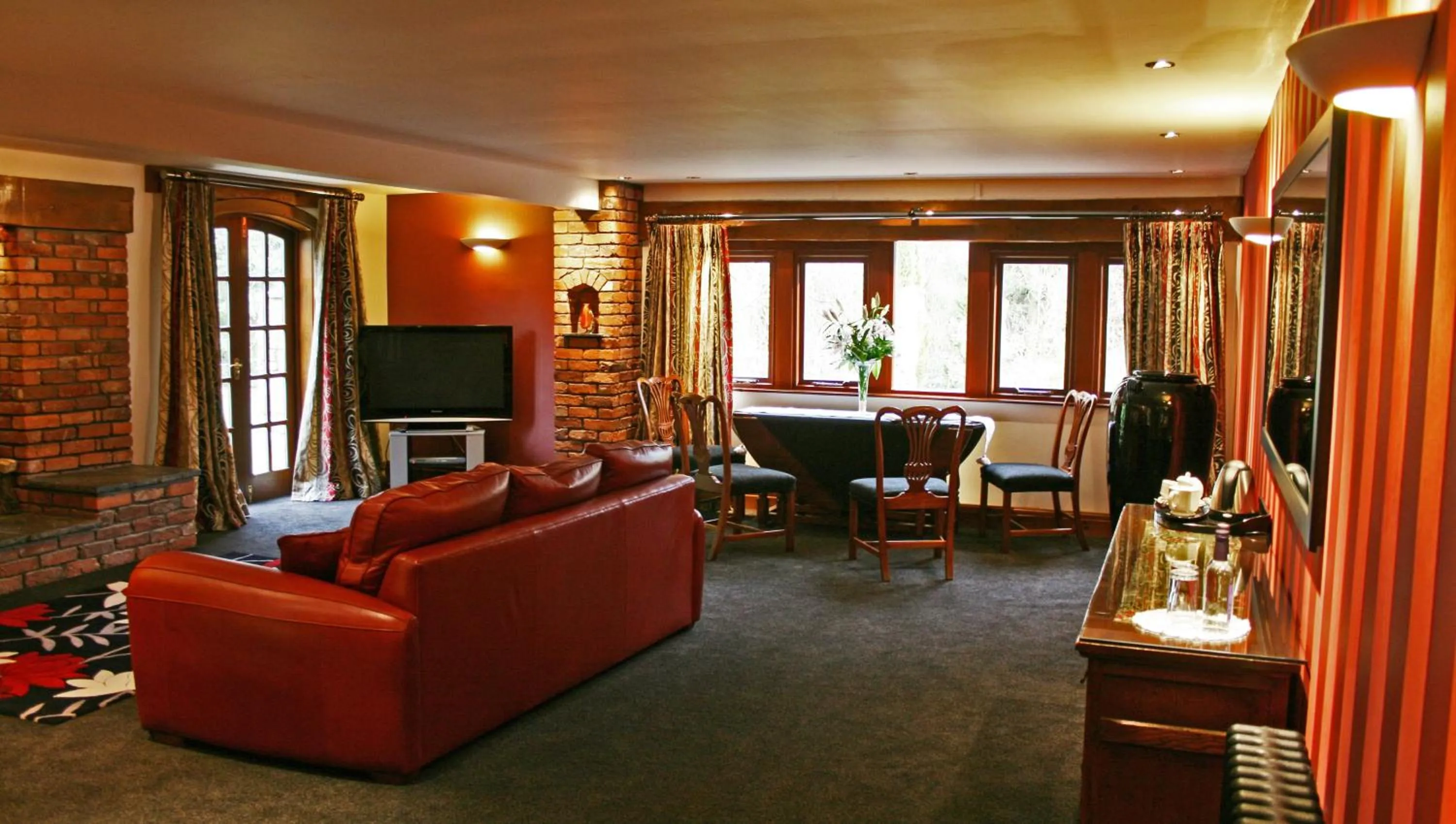 Living room in Gibbon Bridge Hotel