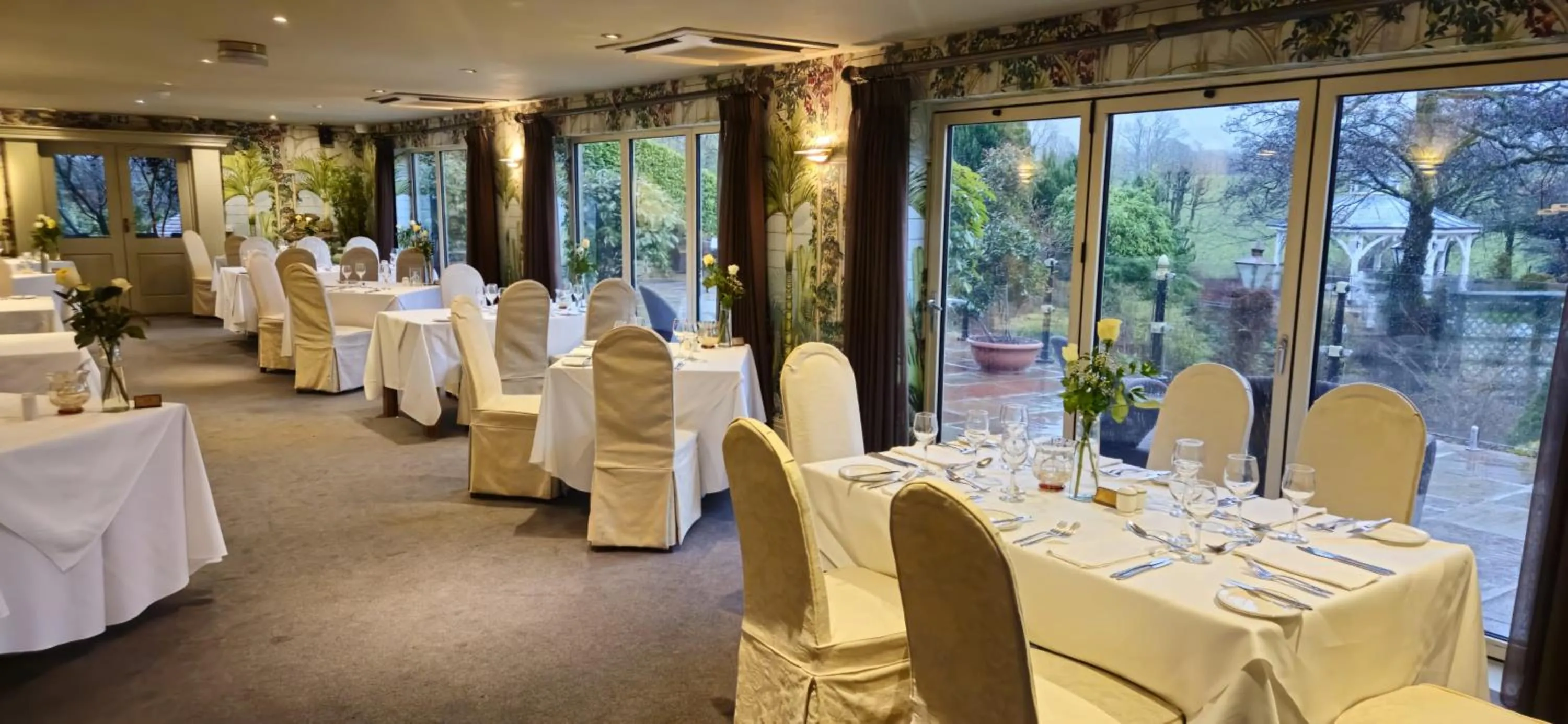 Restaurant/places to eat in Gibbon Bridge Hotel