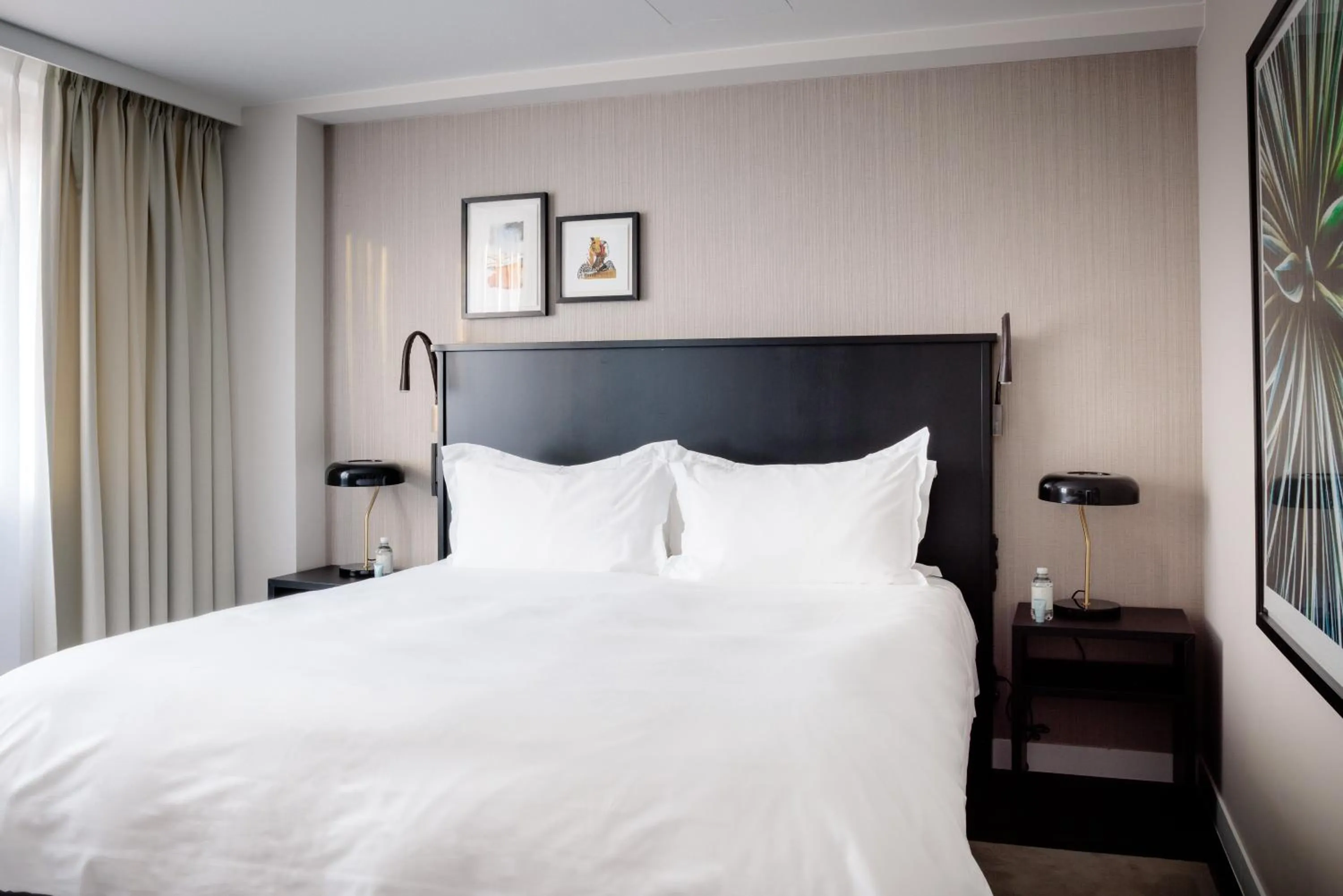 Bed in Pillows City Hotel Brussels Centre