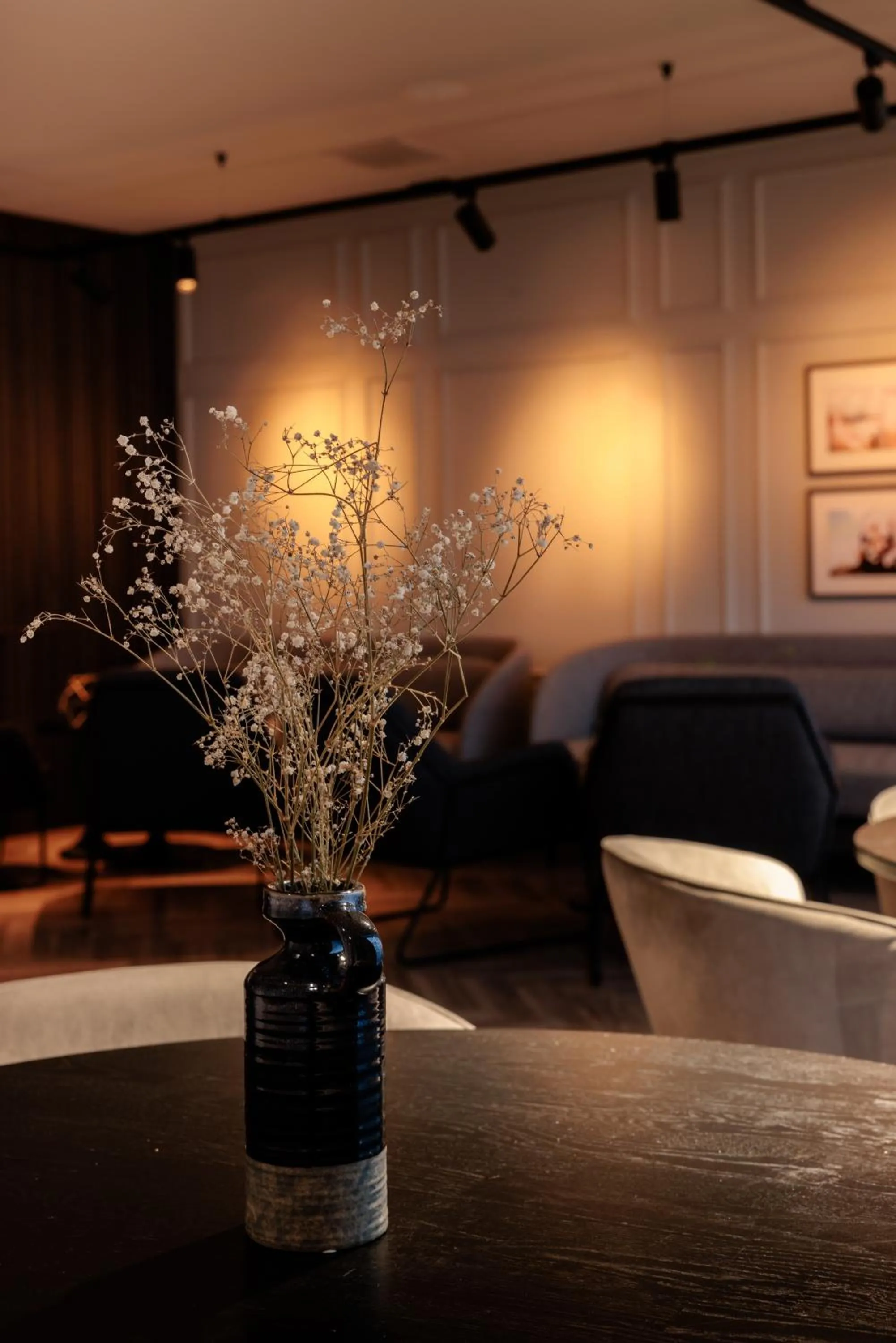 Communal lounge/ TV room in Pillows City Hotel Brussels Centre