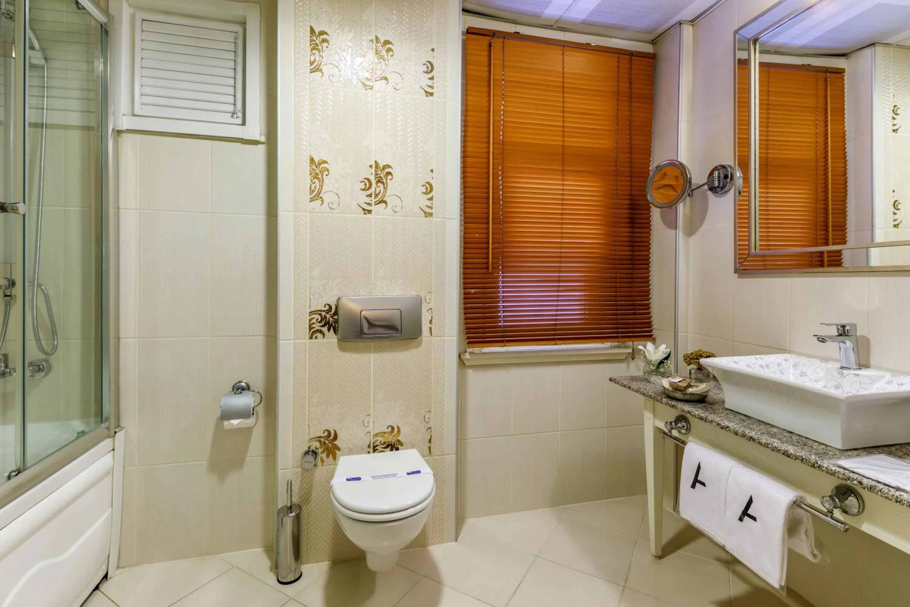 Bathroom in Hotel Amira Istanbul
