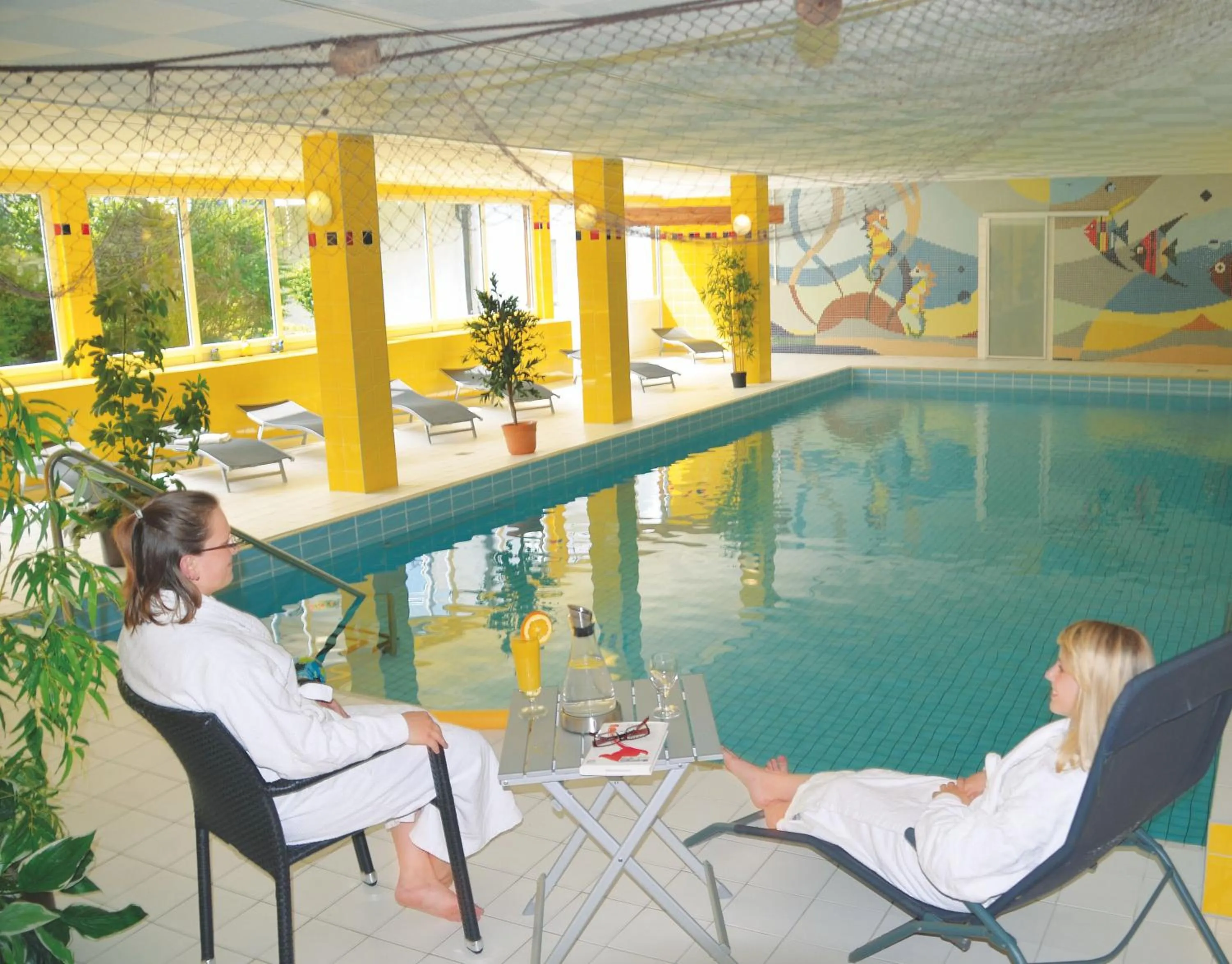 Swimming pool in Hotel Heikenberg