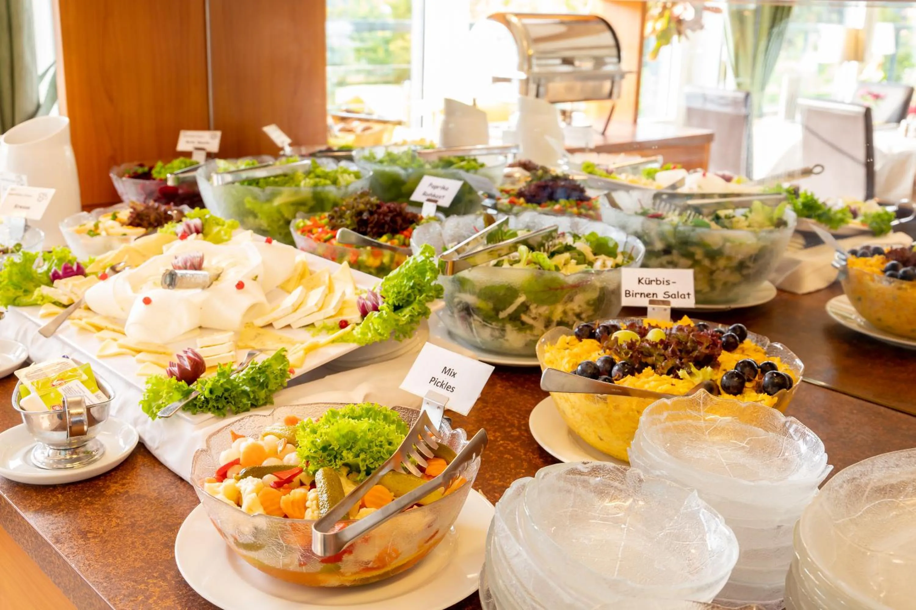 Restaurant/places to eat in Hotel Heikenberg