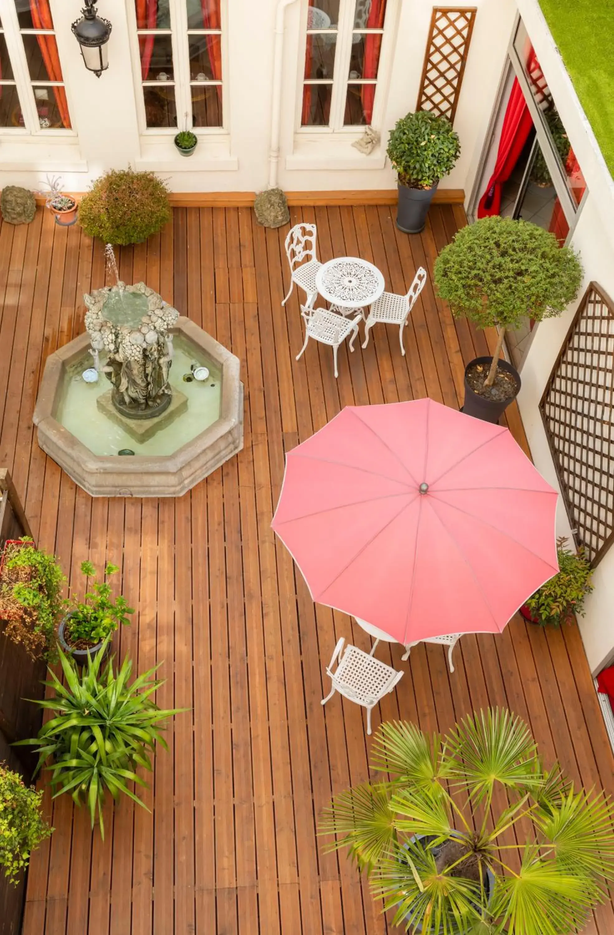 Garden view in Agate Hôtel Garden view in Agate Hôtel