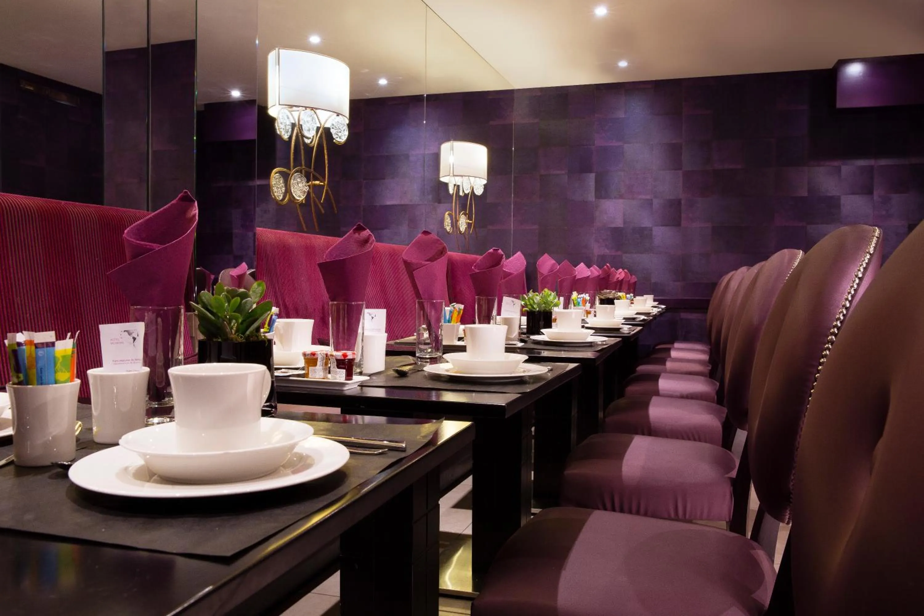 Breakfast in Hôtel Mondial