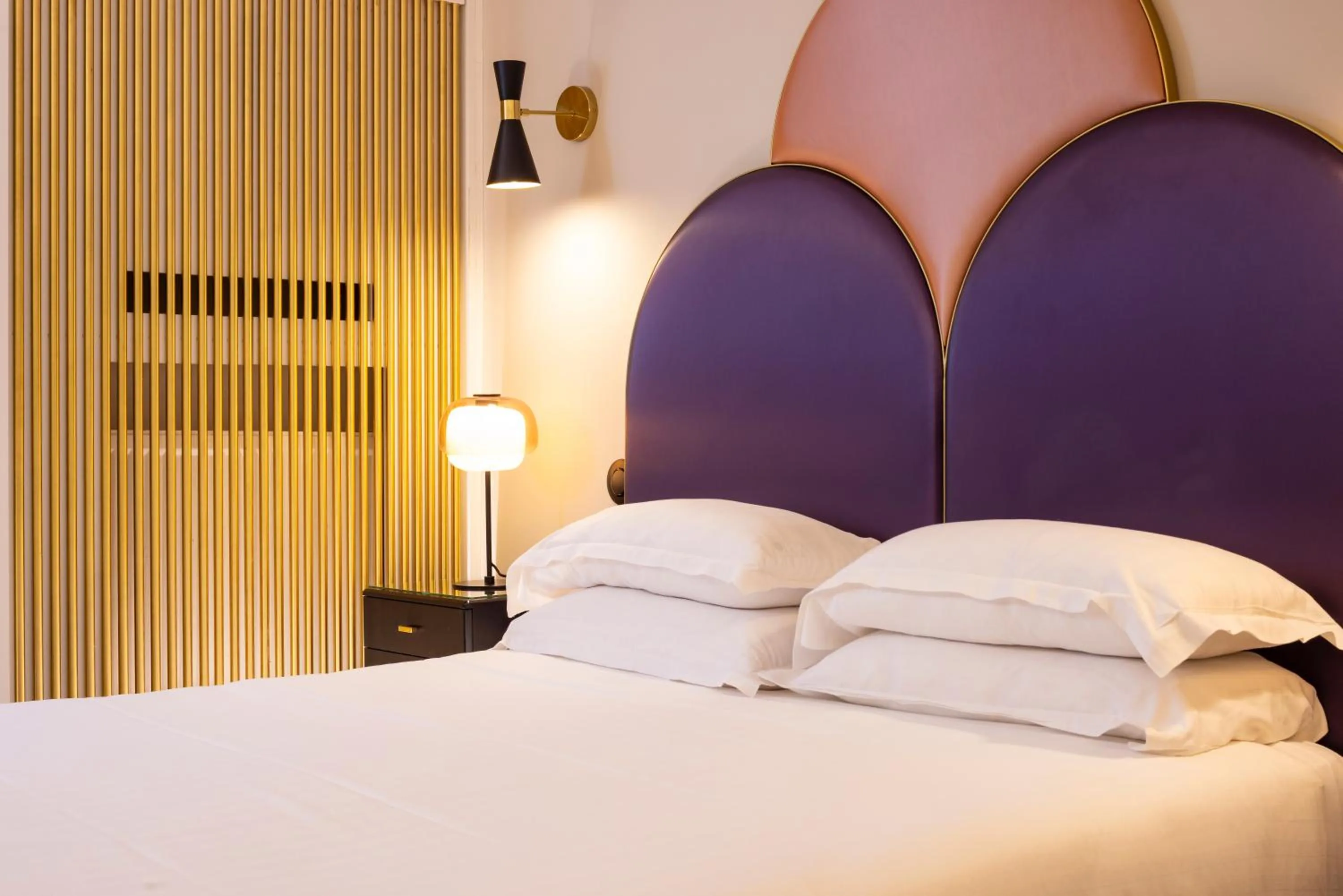 Bed in Hôtel Mondial