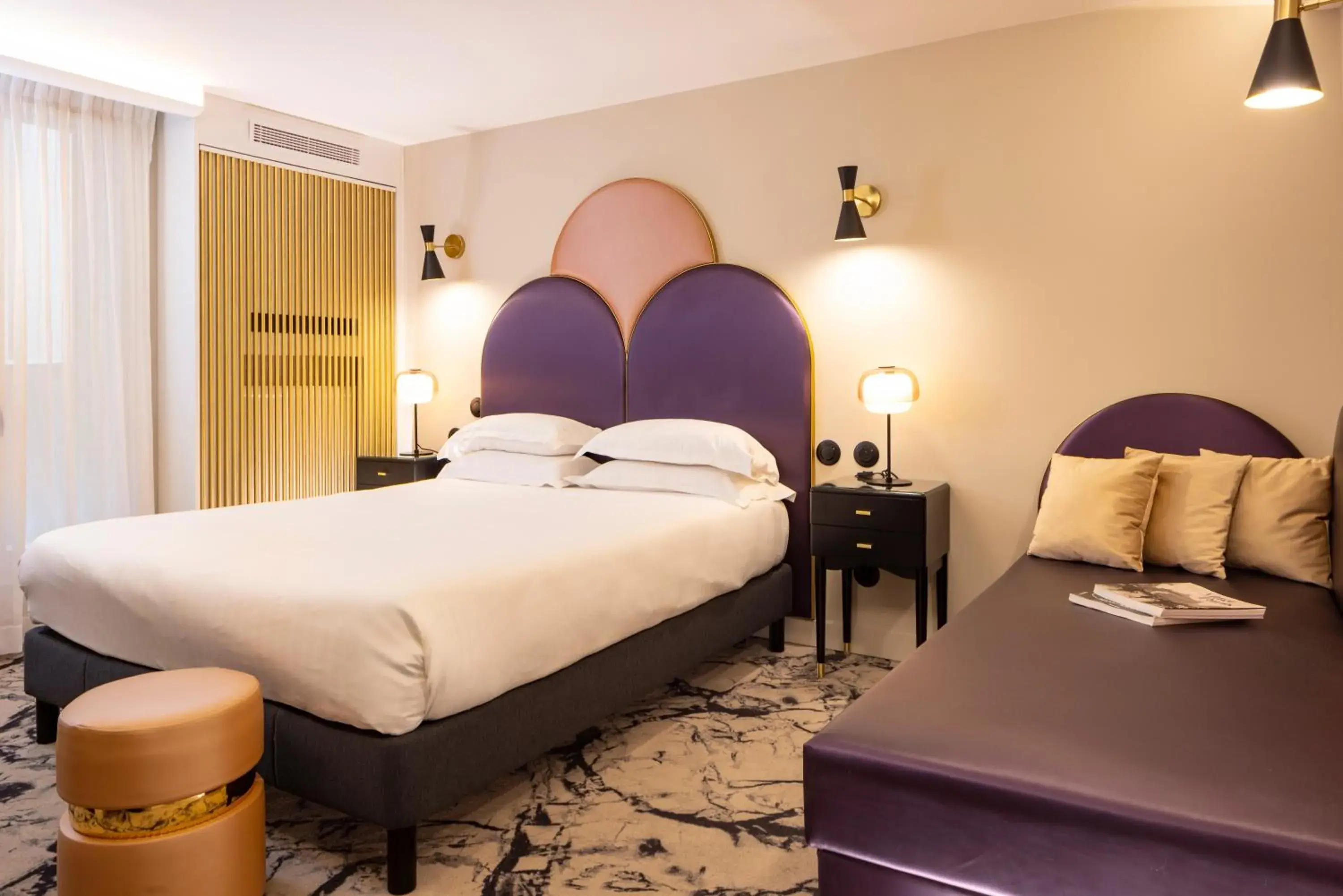 Bedroom, Bed in Hôtel Mondial Bedroom, Bed in Hôtel Mondial