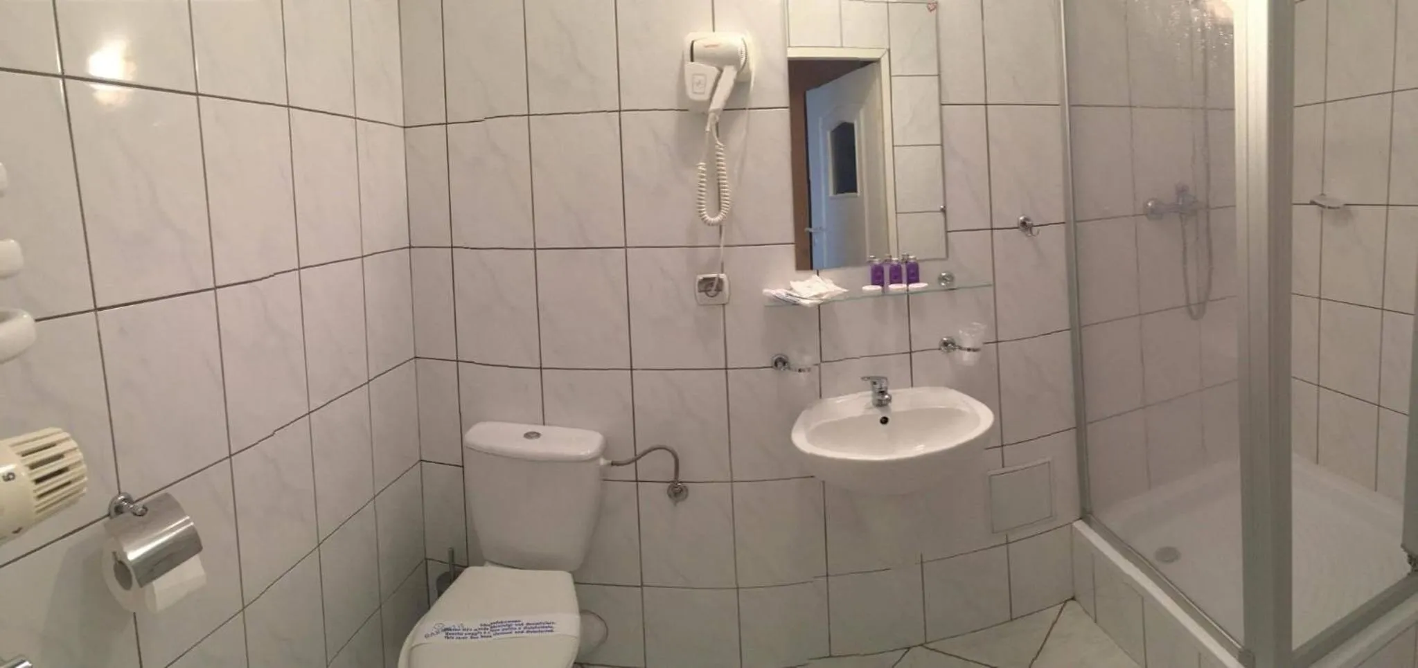 Bathroom in Hotel Spichlerz