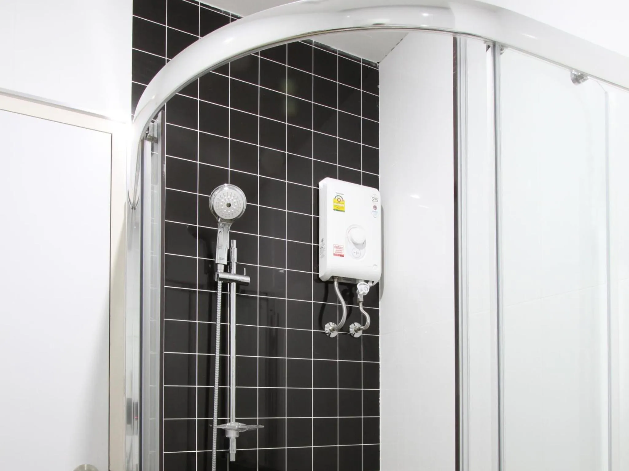 Bathroom in Anna-Nava Pakkret Hotel