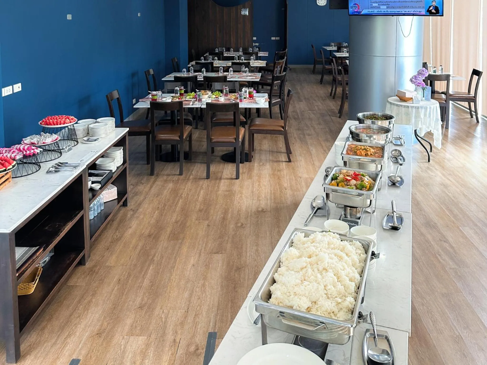 Restaurant/places to eat in Anna-Nava Pakkret Hotel