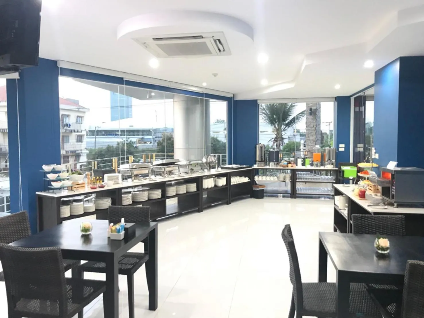 Restaurant/places to eat in Anna-Nava Pakkret Hotel