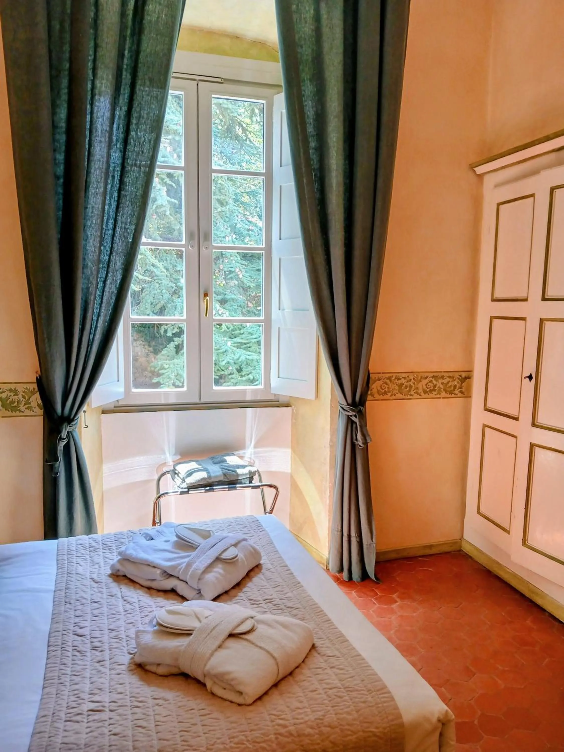 Bed in Mare E Monti - Hôtel de Charme
