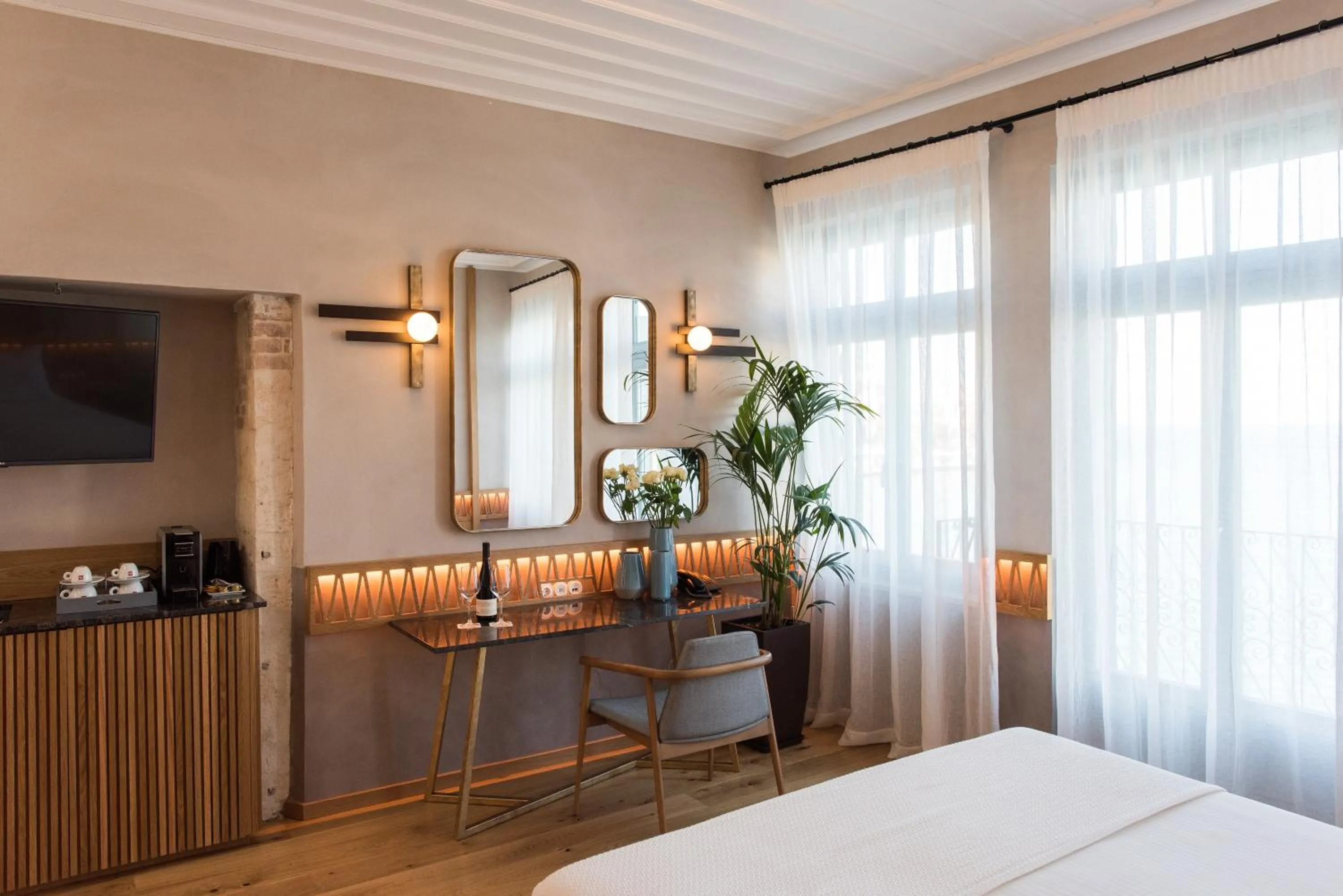 Photo of the whole room, Bed in Scala de Faro