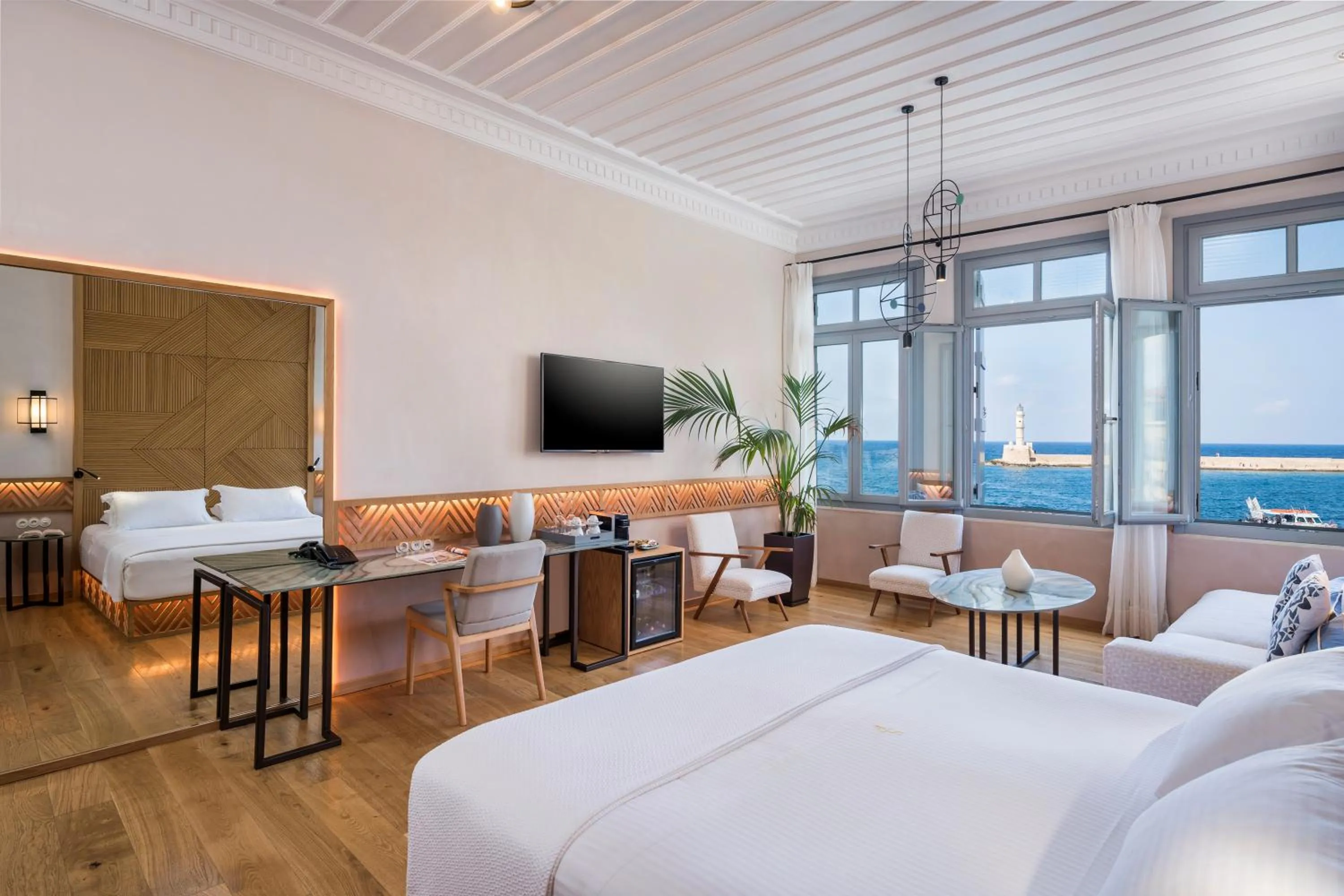 Seating area, Bed in Scala de Faro