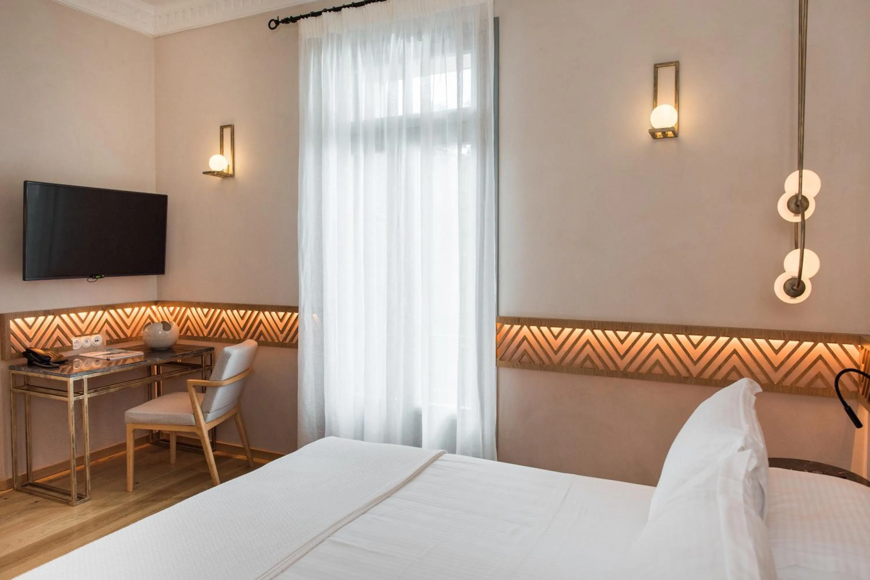 Shower, Bed in Scala de Faro