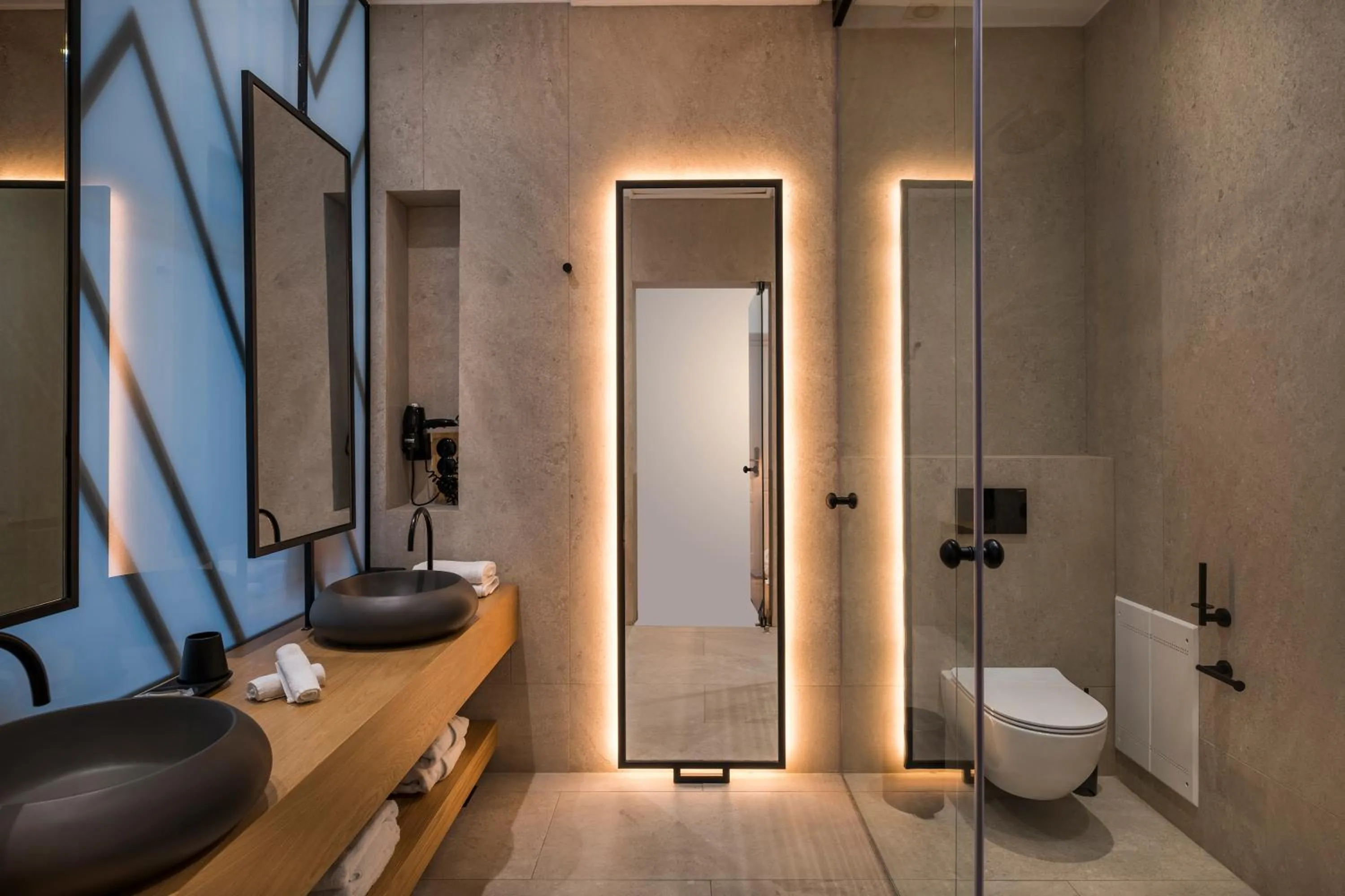 Shower in Scala de Faro