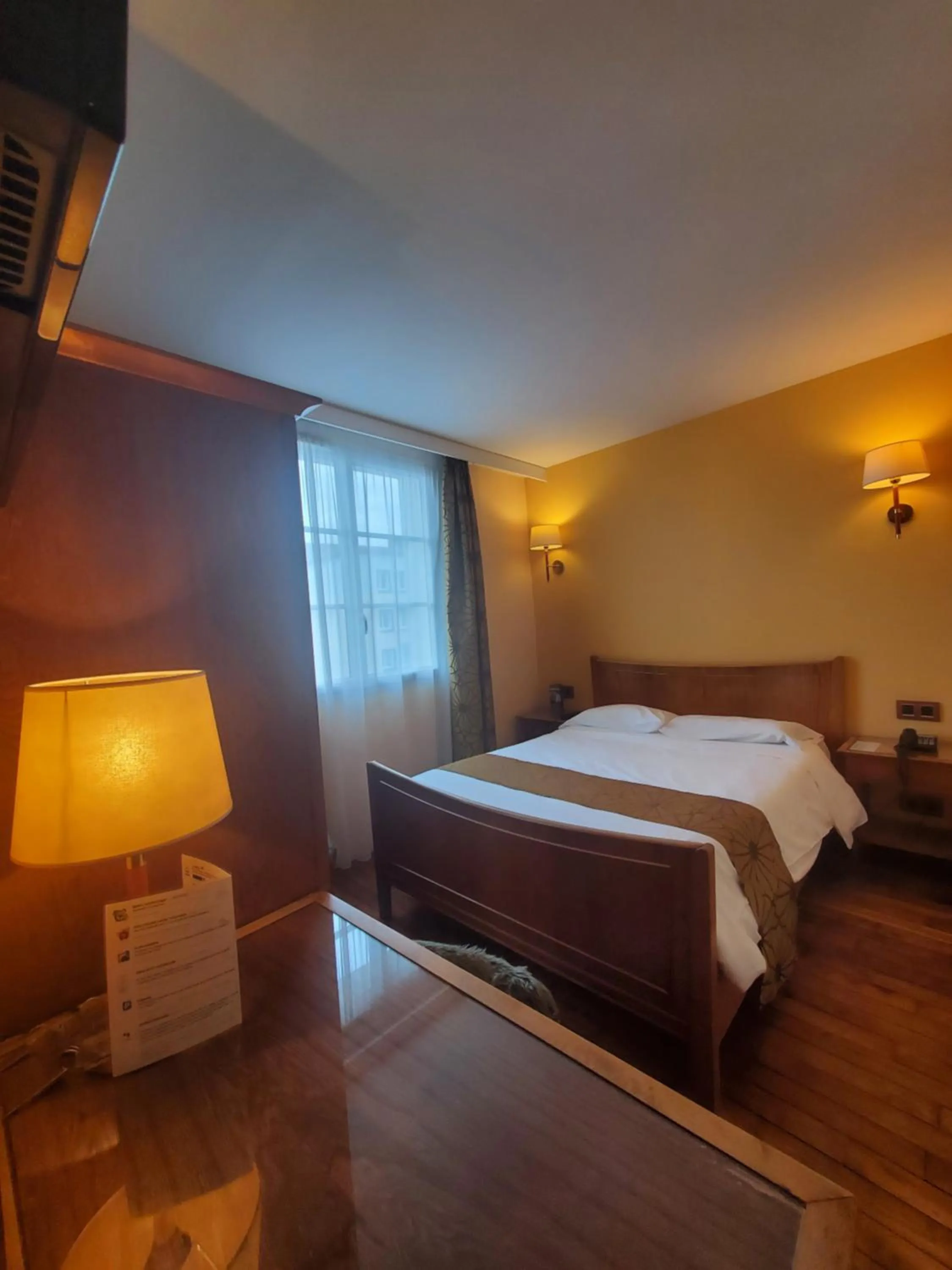 Bedroom, Bed in Hôtel Vauban