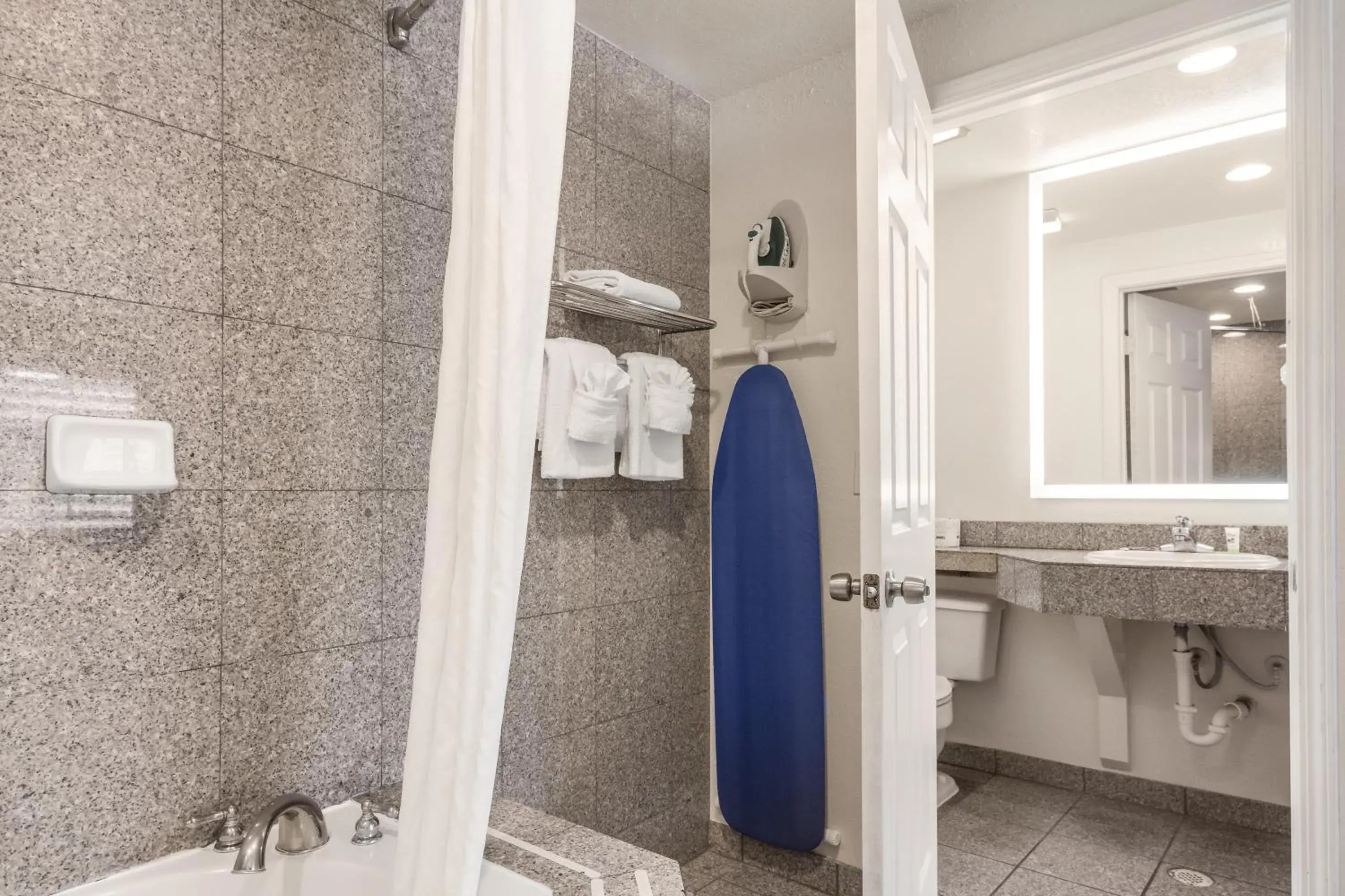 Carmel Hill Lodge Carmel Hill Lodge