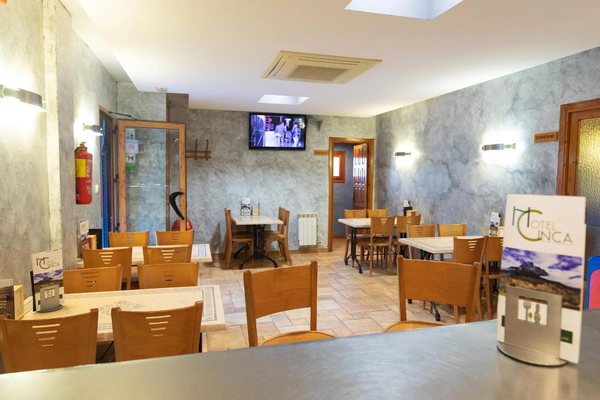Lounge or bar in Hotel Cinca