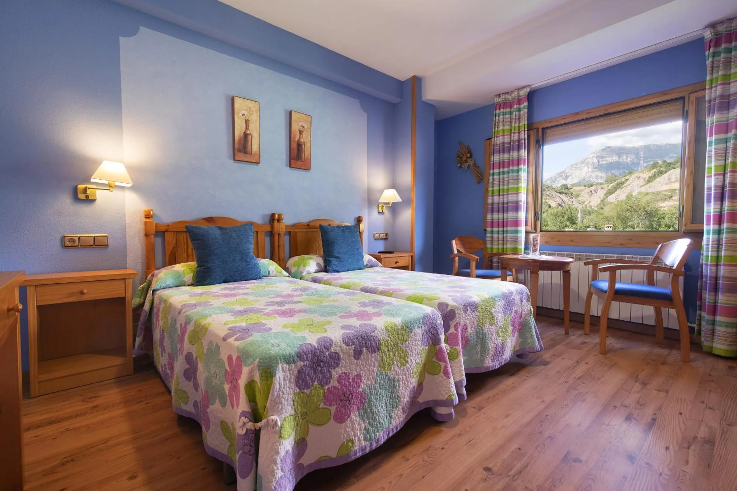Photo of the whole room, Bed in Hotel Cinca